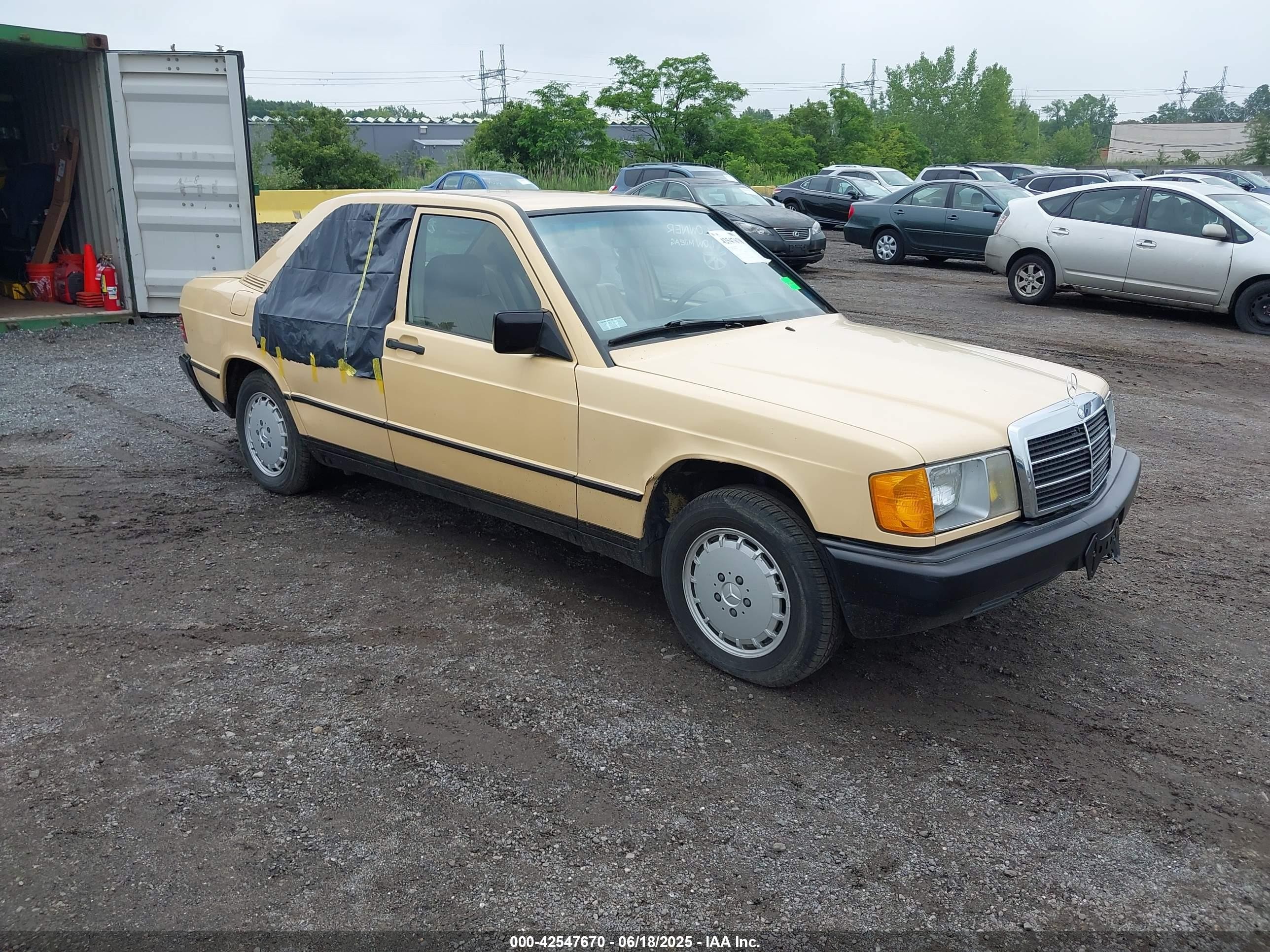 1984 Mercedes-Benz 190, VIN WDBDA24A0EA121222 — Rear end