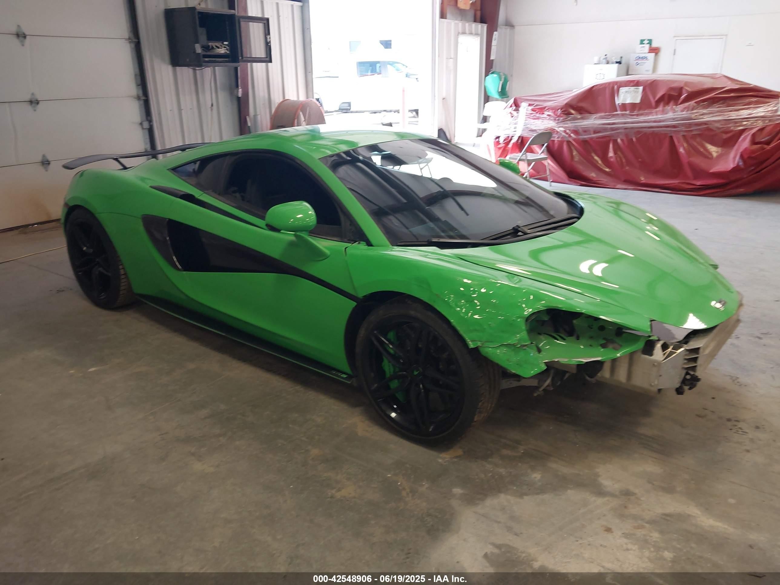 2019 McLaren 570S, VIN SBM13DAA6KW006600 — Front end