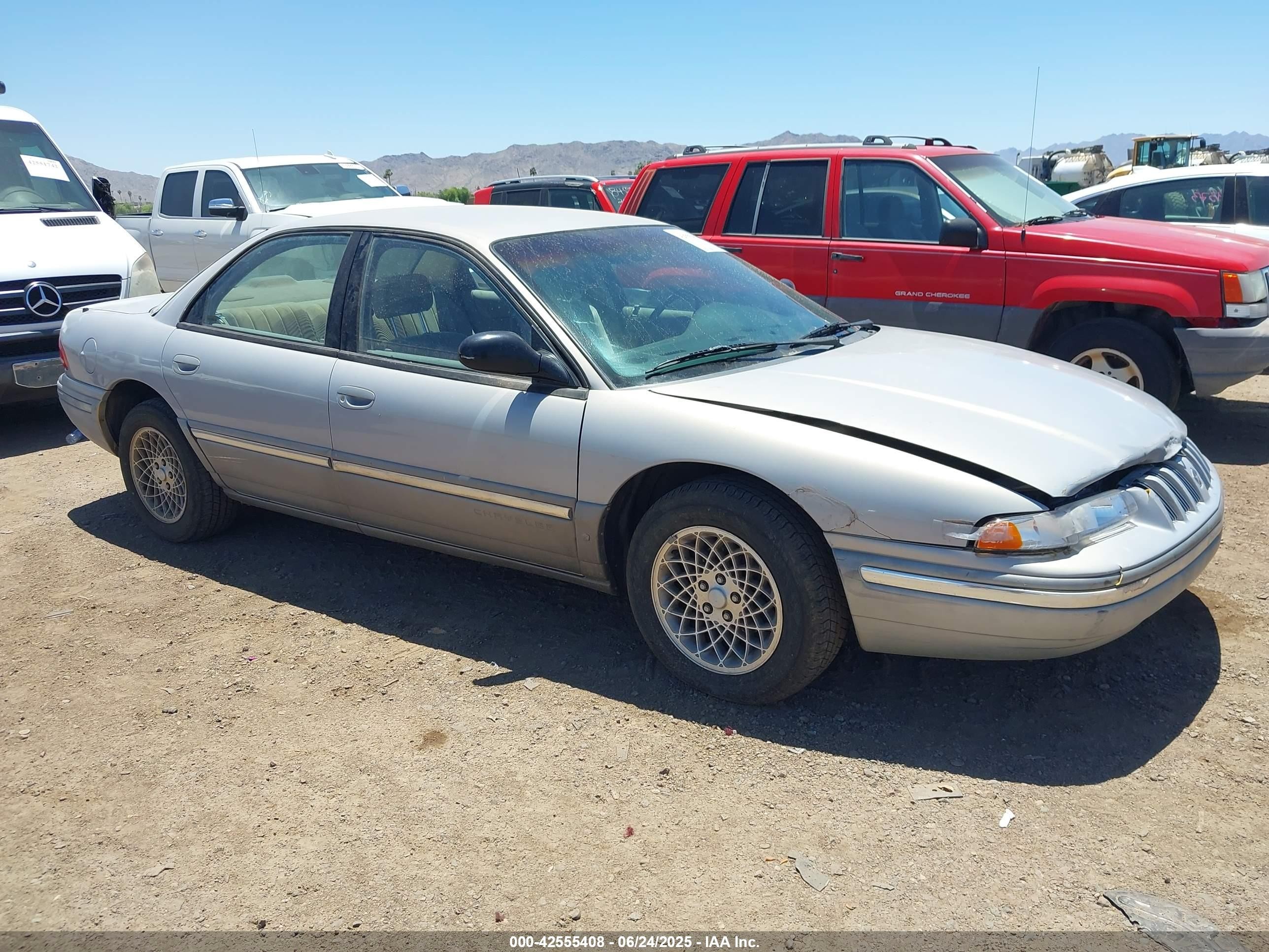 1994 Chrysler Concorde, VIN 2C3HL56F7RH353819 — Перед
