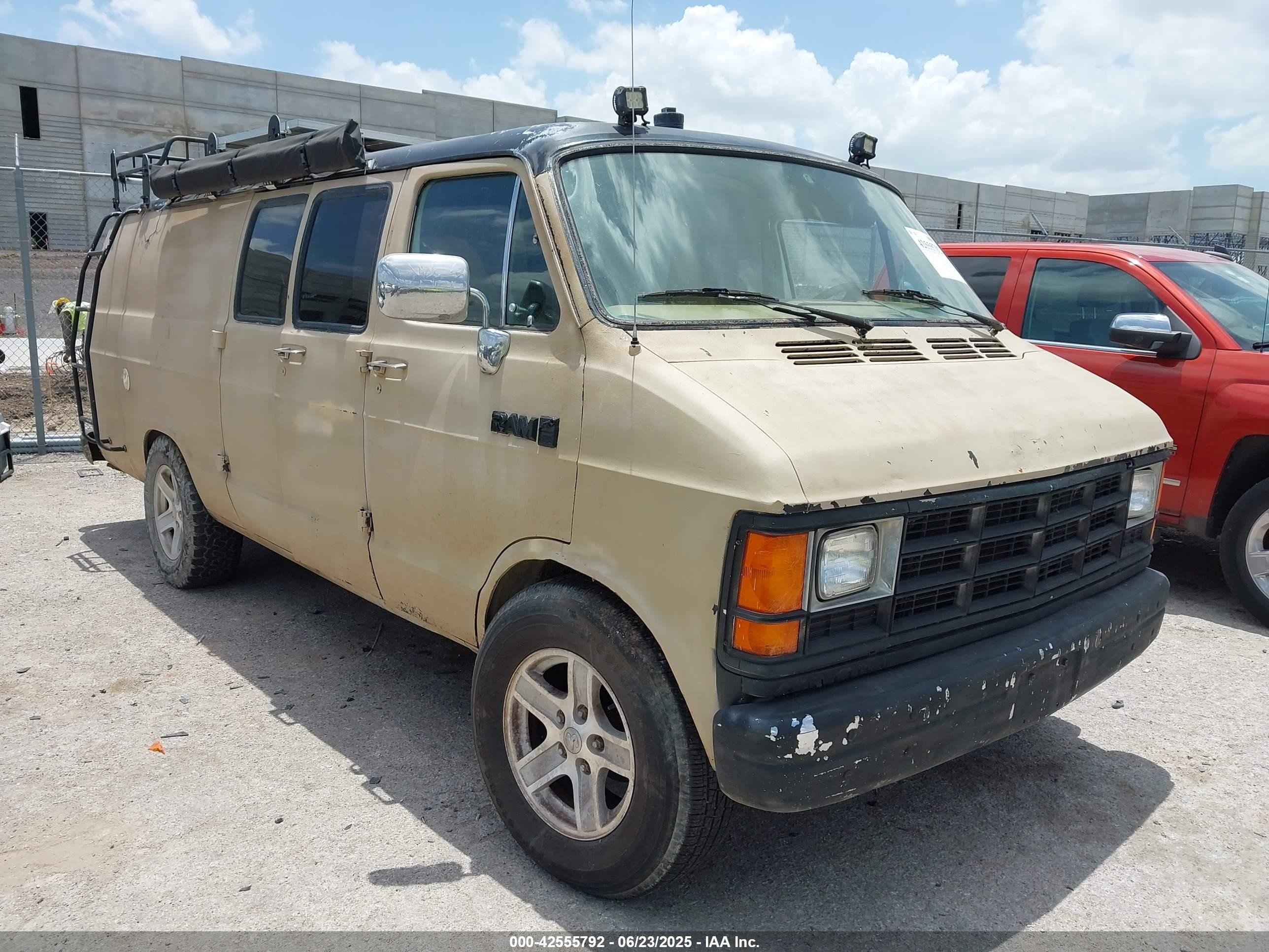 1989 Dodge RAM, VIN 2B7HB21Z1KK345884 — Normal wear