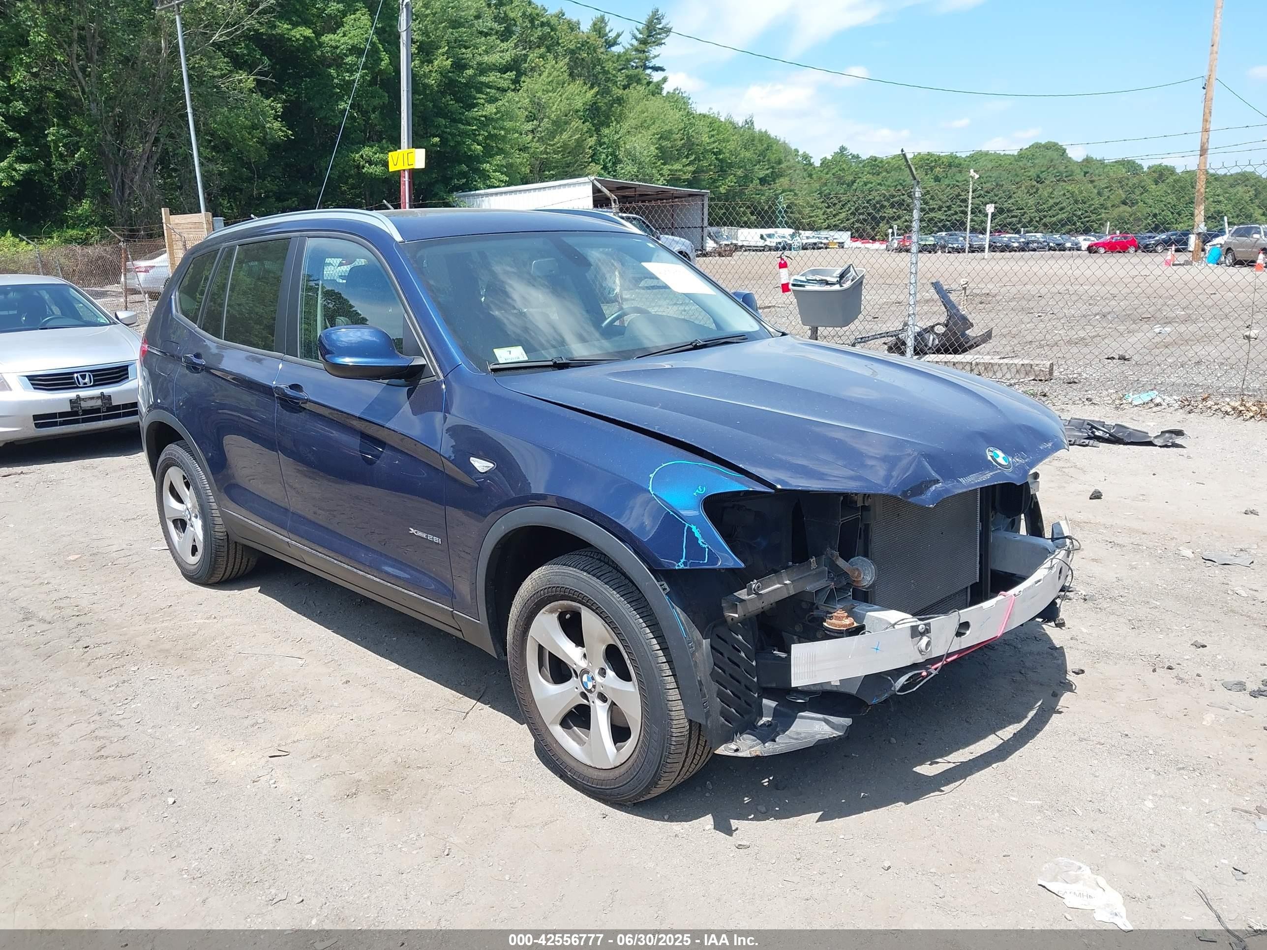 2012 BMW X3 28i, VIN 5UXWX5C50CL723648 — Перед