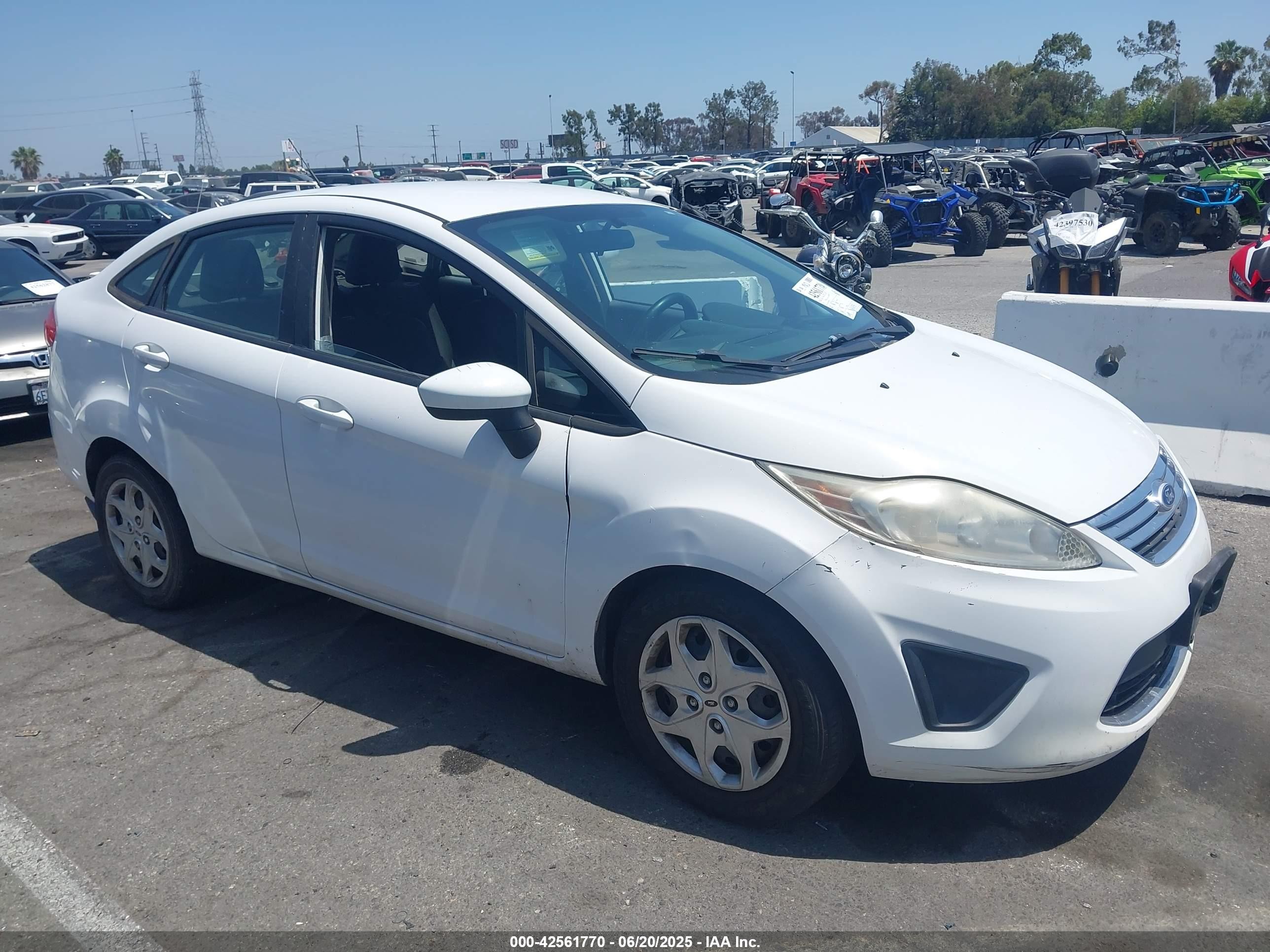 2011 Ford Fiesta SE, VIN 3FADP4BJ0BM189734 — Normal wear