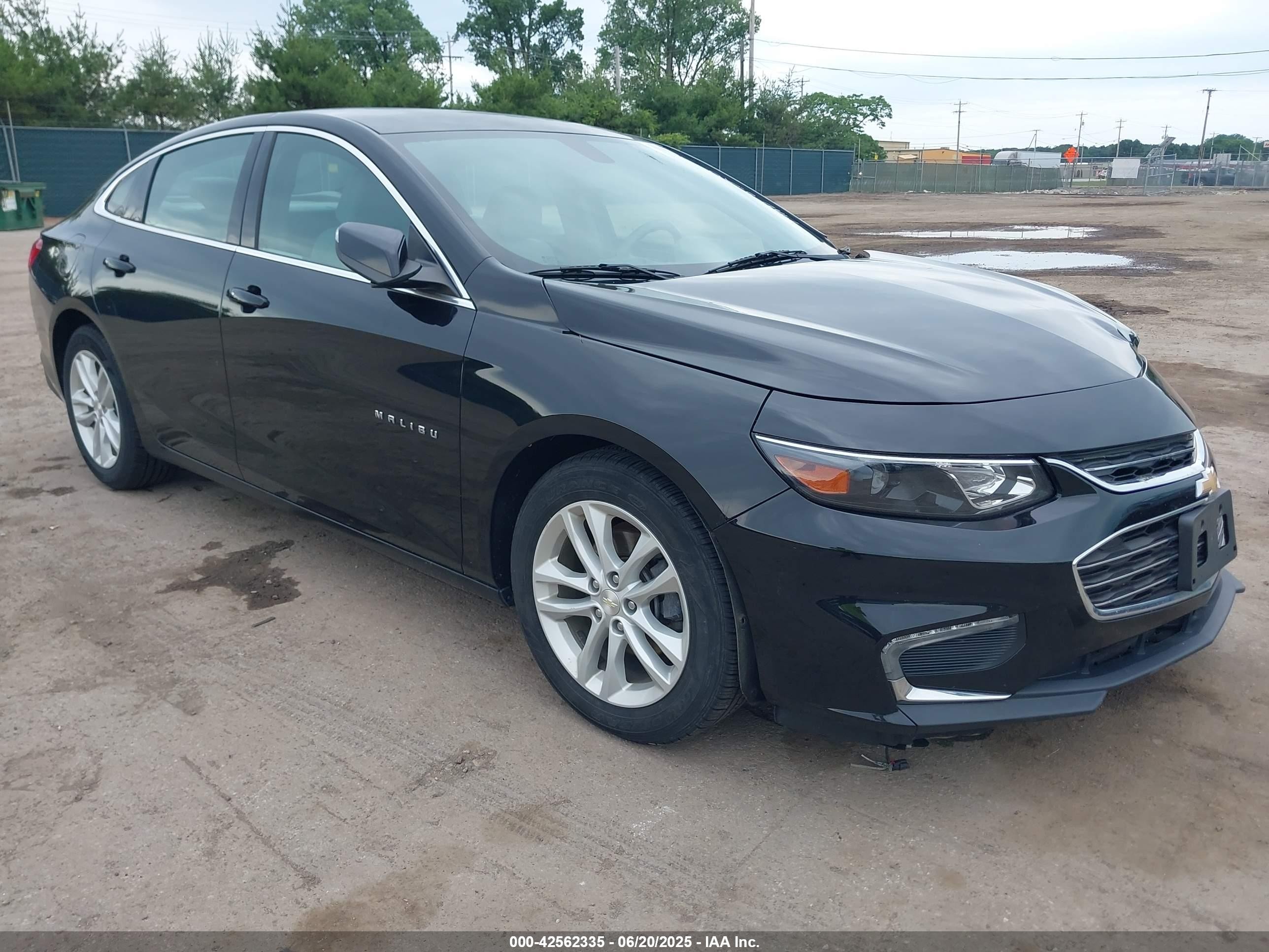 2017 Chevrolet Malibu Hybrid, VIN 1G1ZJ5SUXHF211175 — Front end