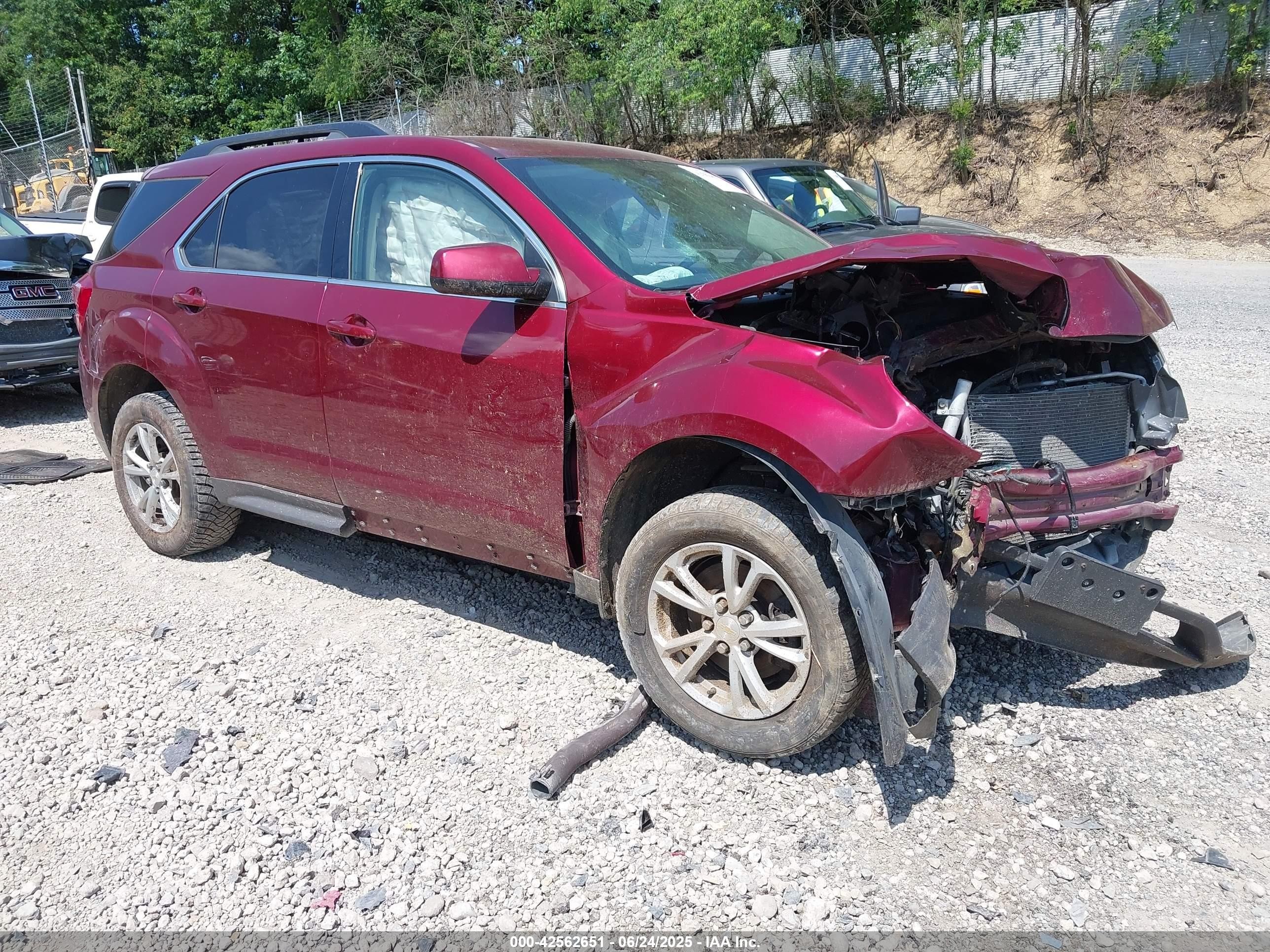 2017 Chevrolet Equinox LT, VIN 2GNFLFEK8H6220978 — Front end