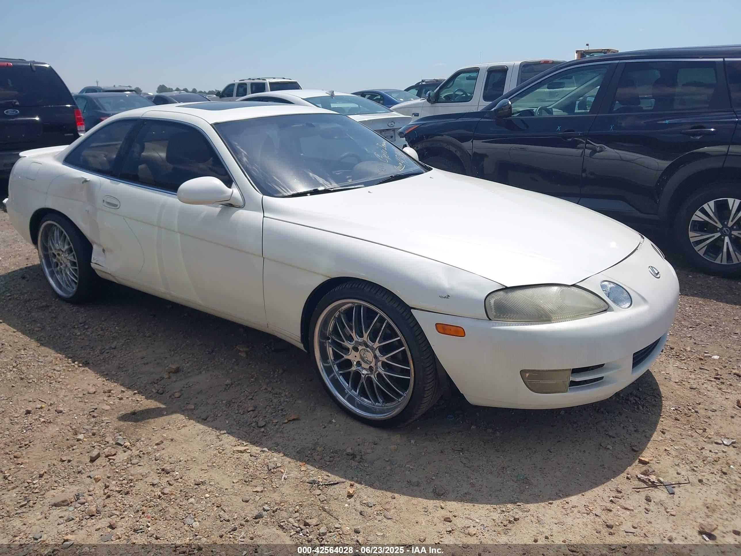 1996 Lexus SC 400, VIN JT8CH32Y9T0051008 — Side