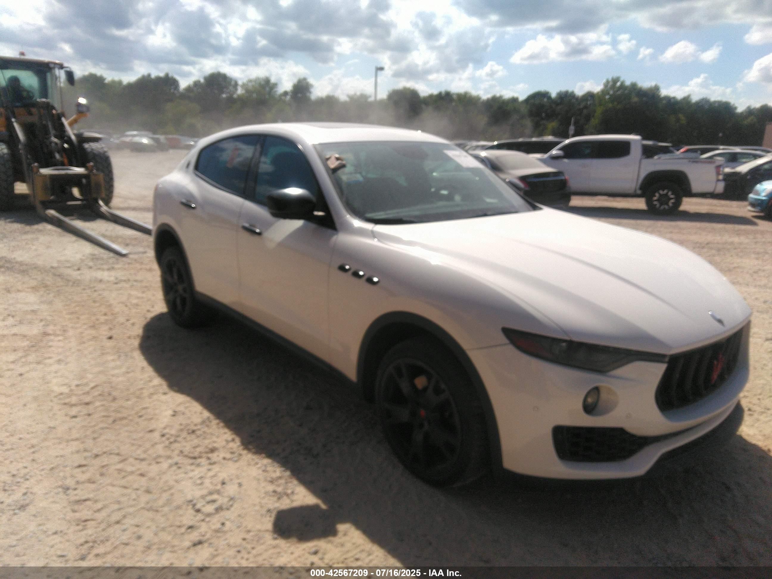 2018 Maserati Levante, VIN ZN661XUA0JX279010 — Не указано