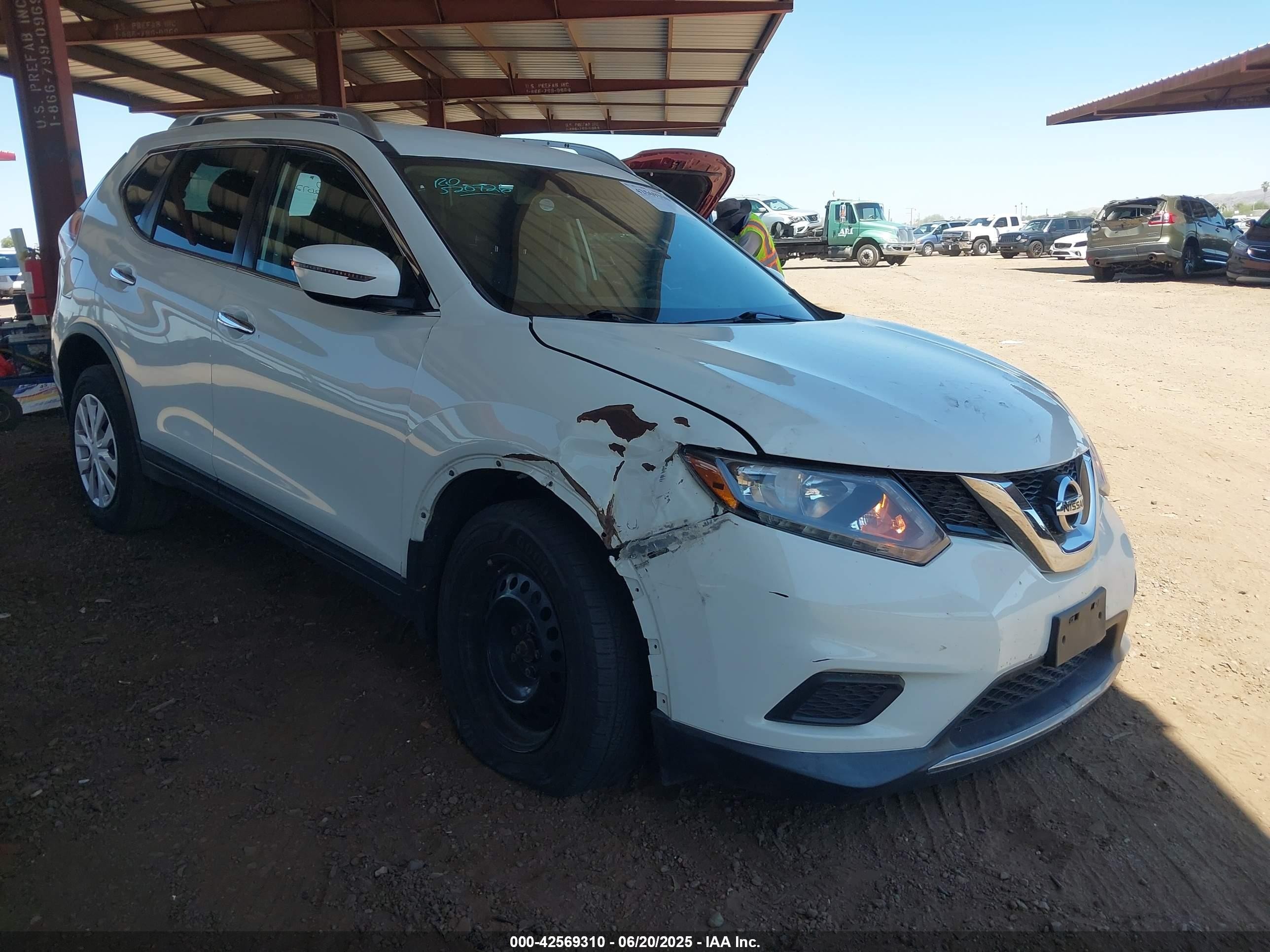 2016 Nissan Rogue SV, VIN KNMAT2MV7GP724153 — Front end