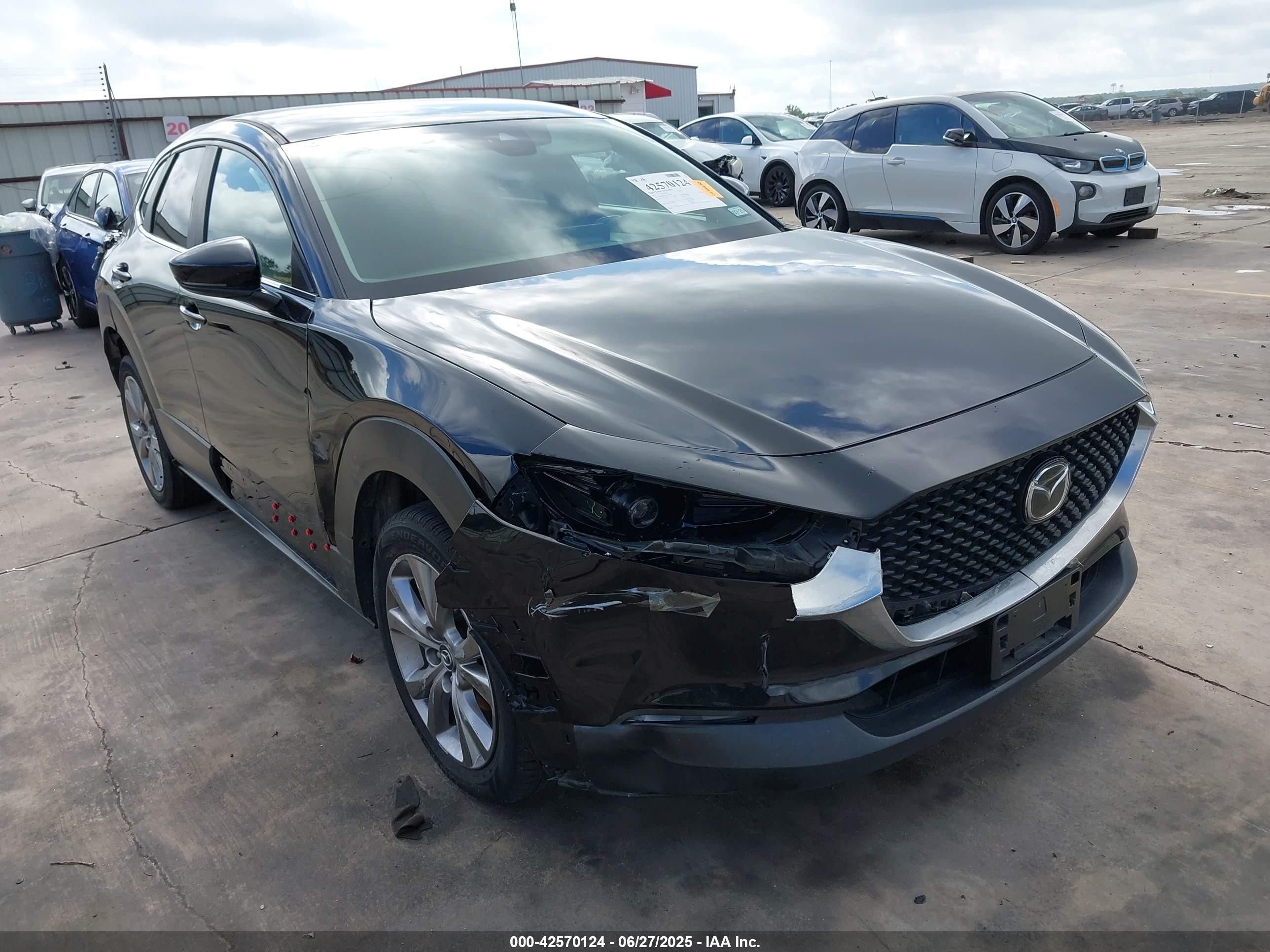 2021 Mazda CX-30 Select, VIN 3MVDMABL1MM243529 — Side
