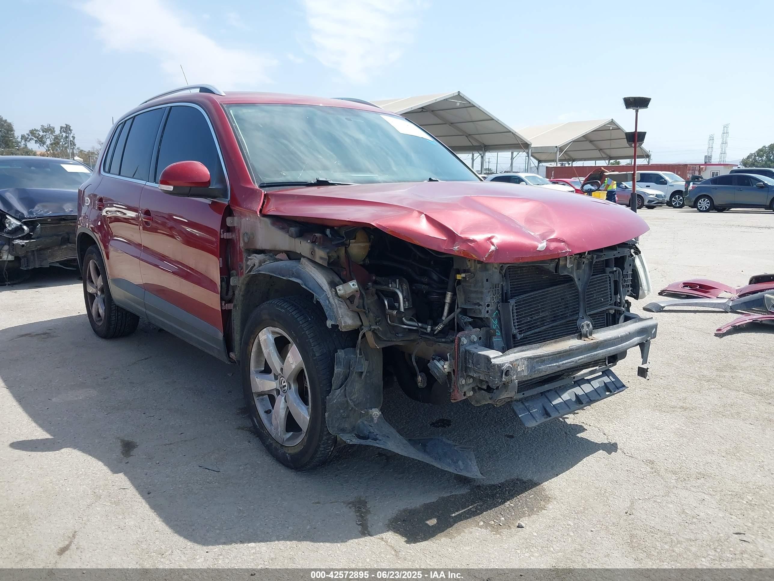 2010 Volkswagen Tiguan S, VIN WVGAV7AX3AW001762 — Auction photo 1 of 5