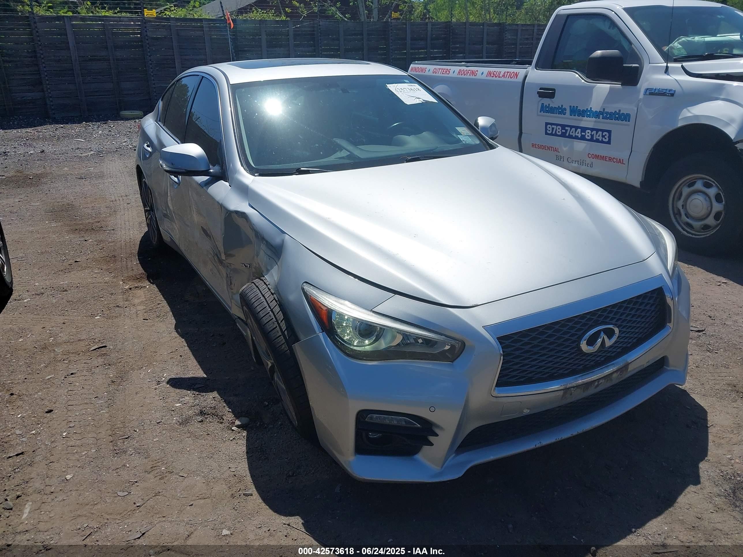 2014 Infiniti Q50 Sport, VIN JN1BV7AR7EM697122 — Side