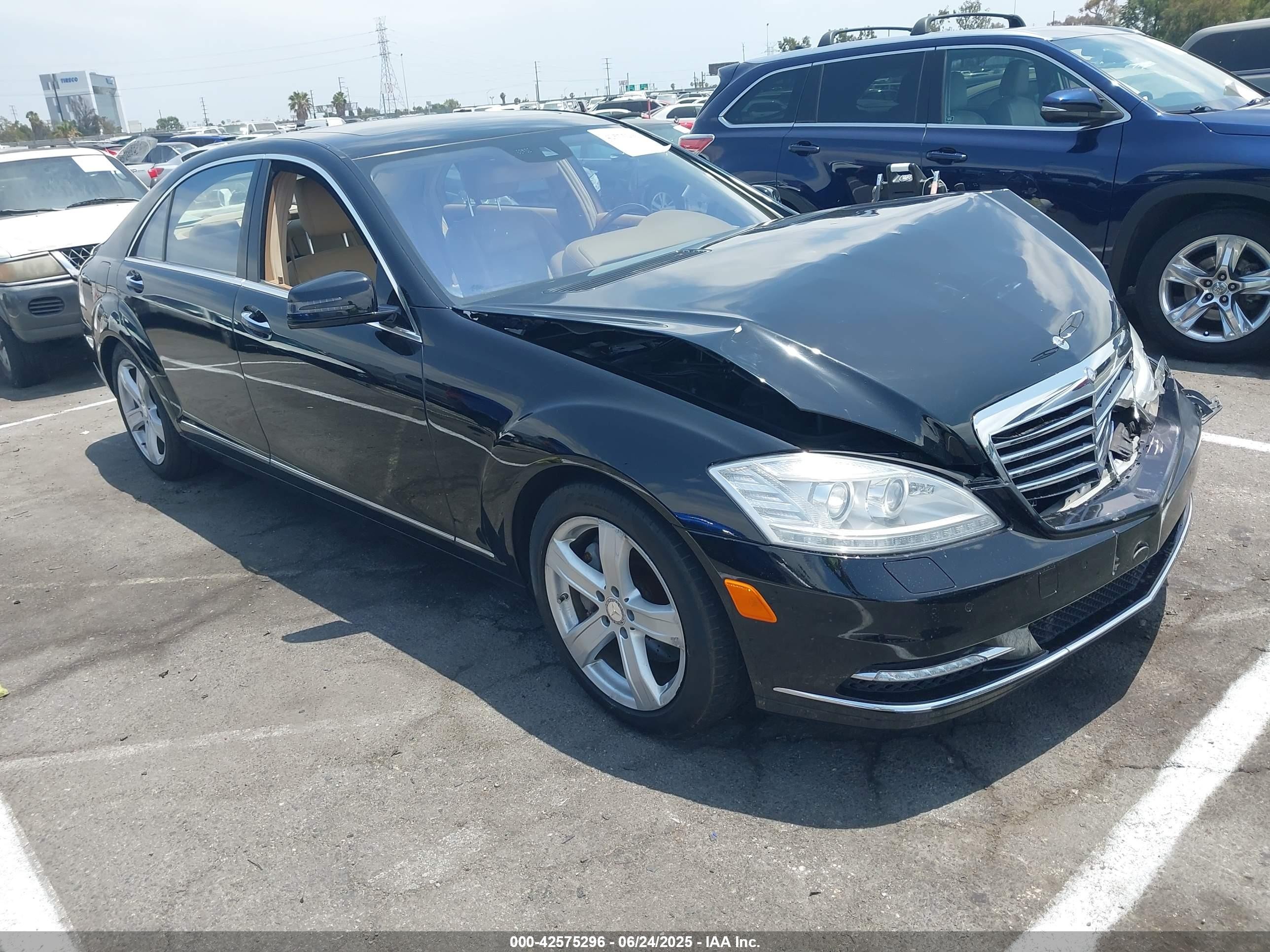2010 Mercedes-Benz S 550, VIN WDDNG8GB1AA341402 — Front end