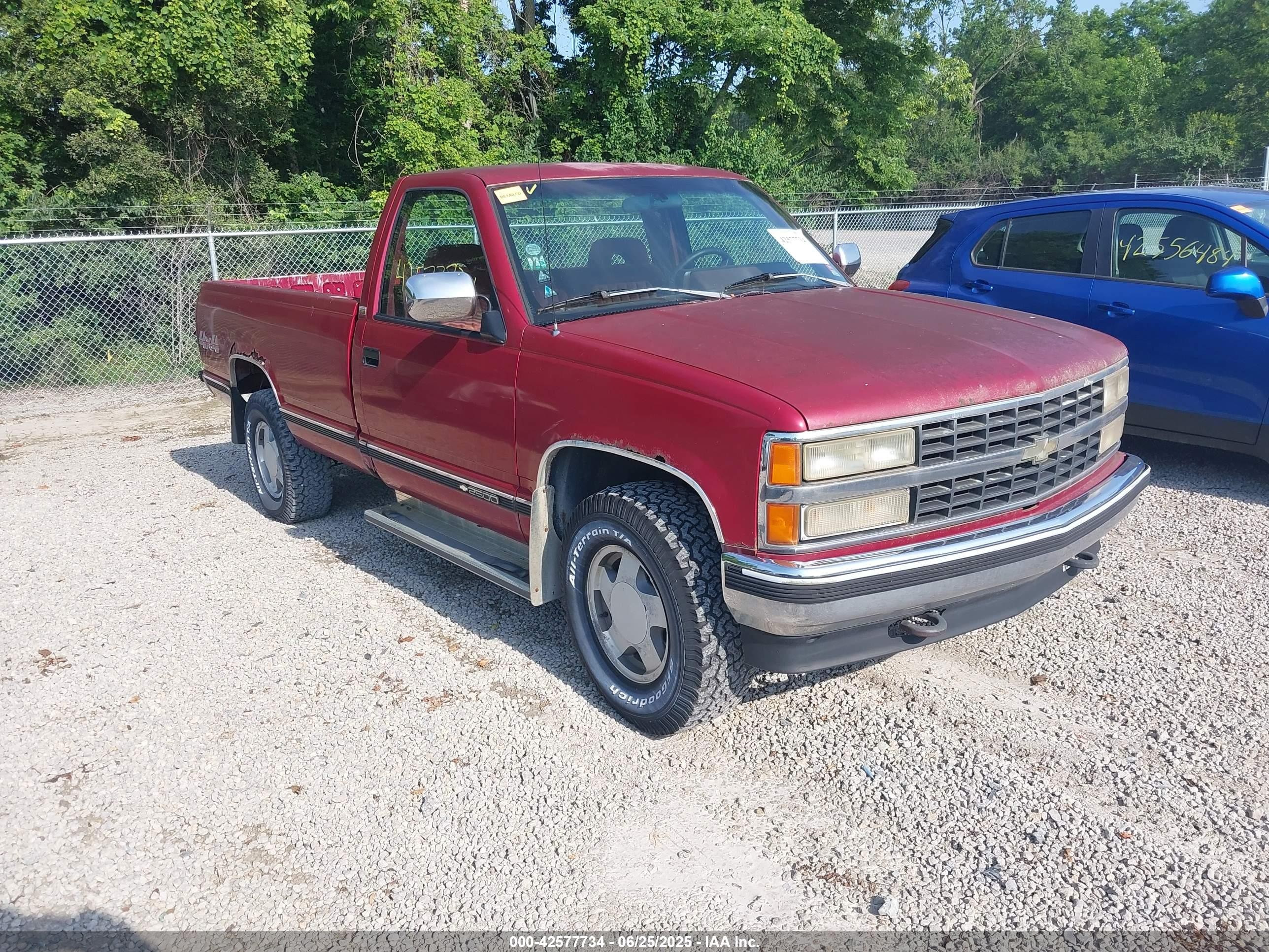 1992 Chevrolet Silverado 2500, VIN 1GCFK24K7NE206678 — Side