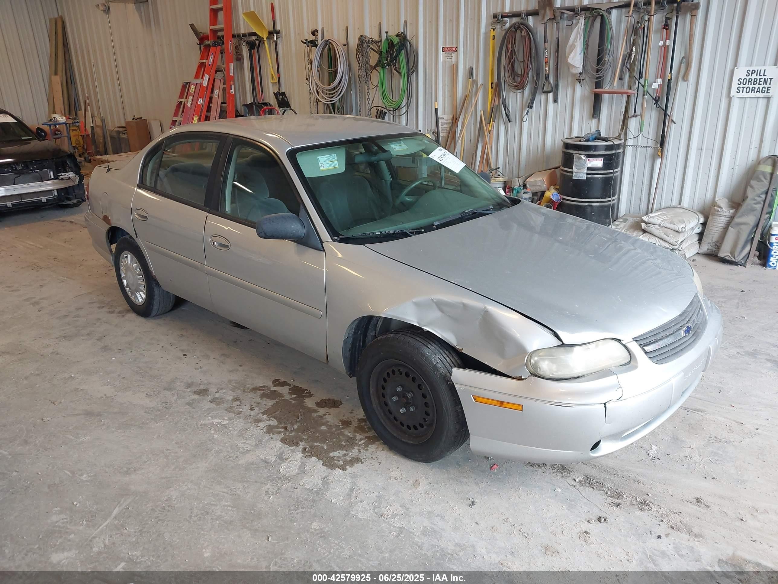 2005 Chevrolet Malibu Classic, VIN 1G1ND52F65M124422 — Front end
