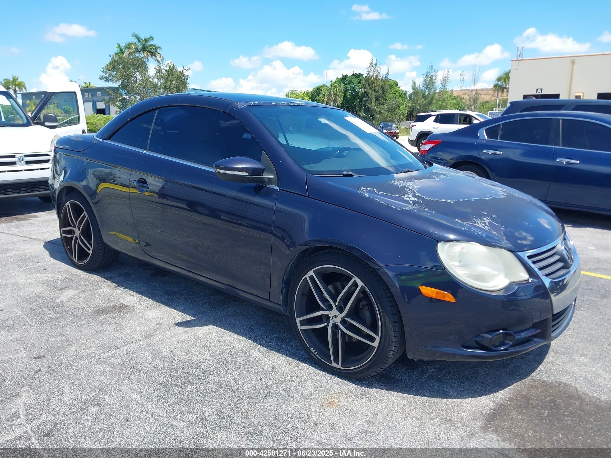 2010 Volkswagen Eos Komfort, VIN WVWBA7AH2AV018698 — Side