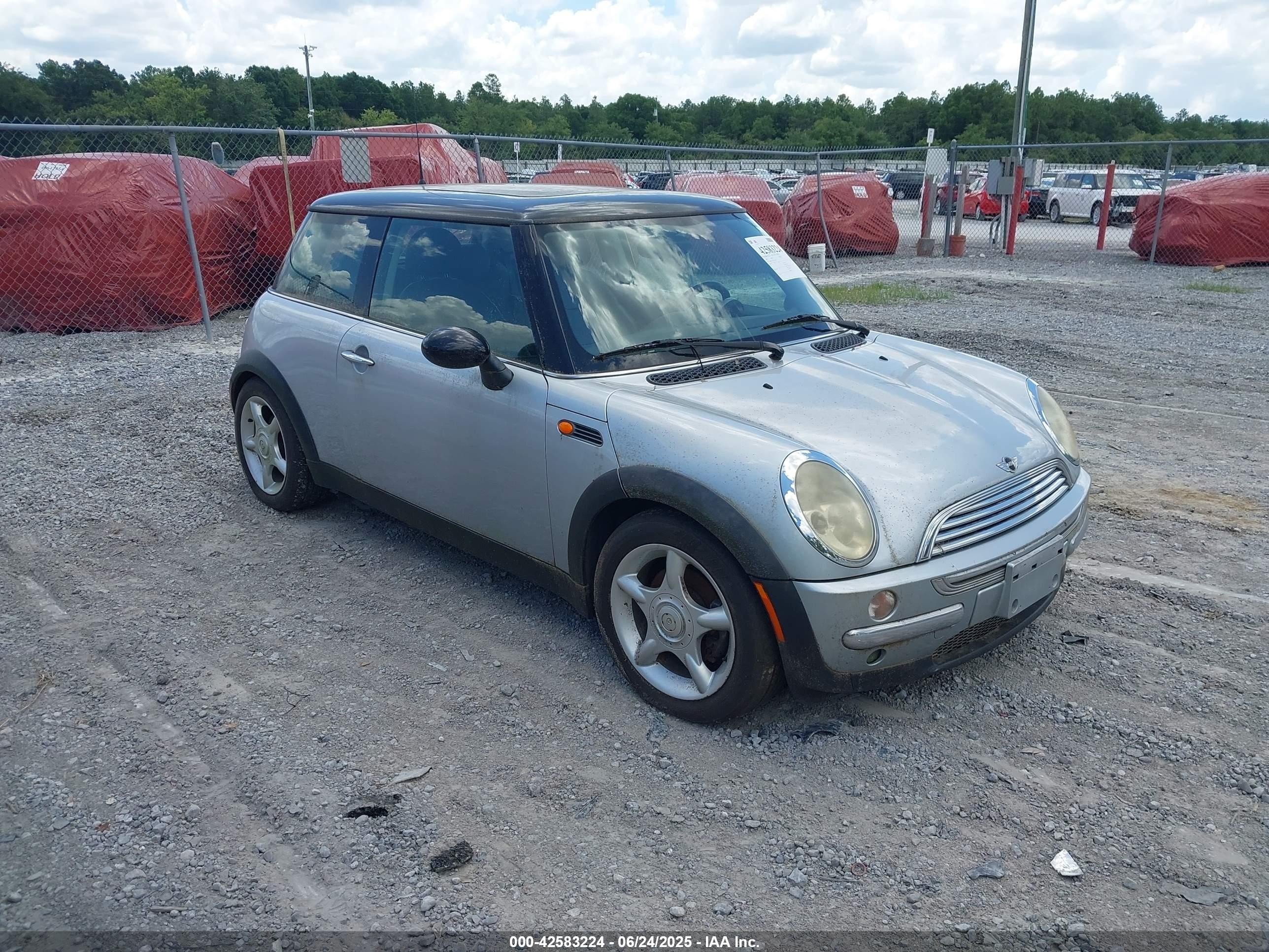 2002 MINI Hardtop, VIN WMWRC33432TE11649 — Front end