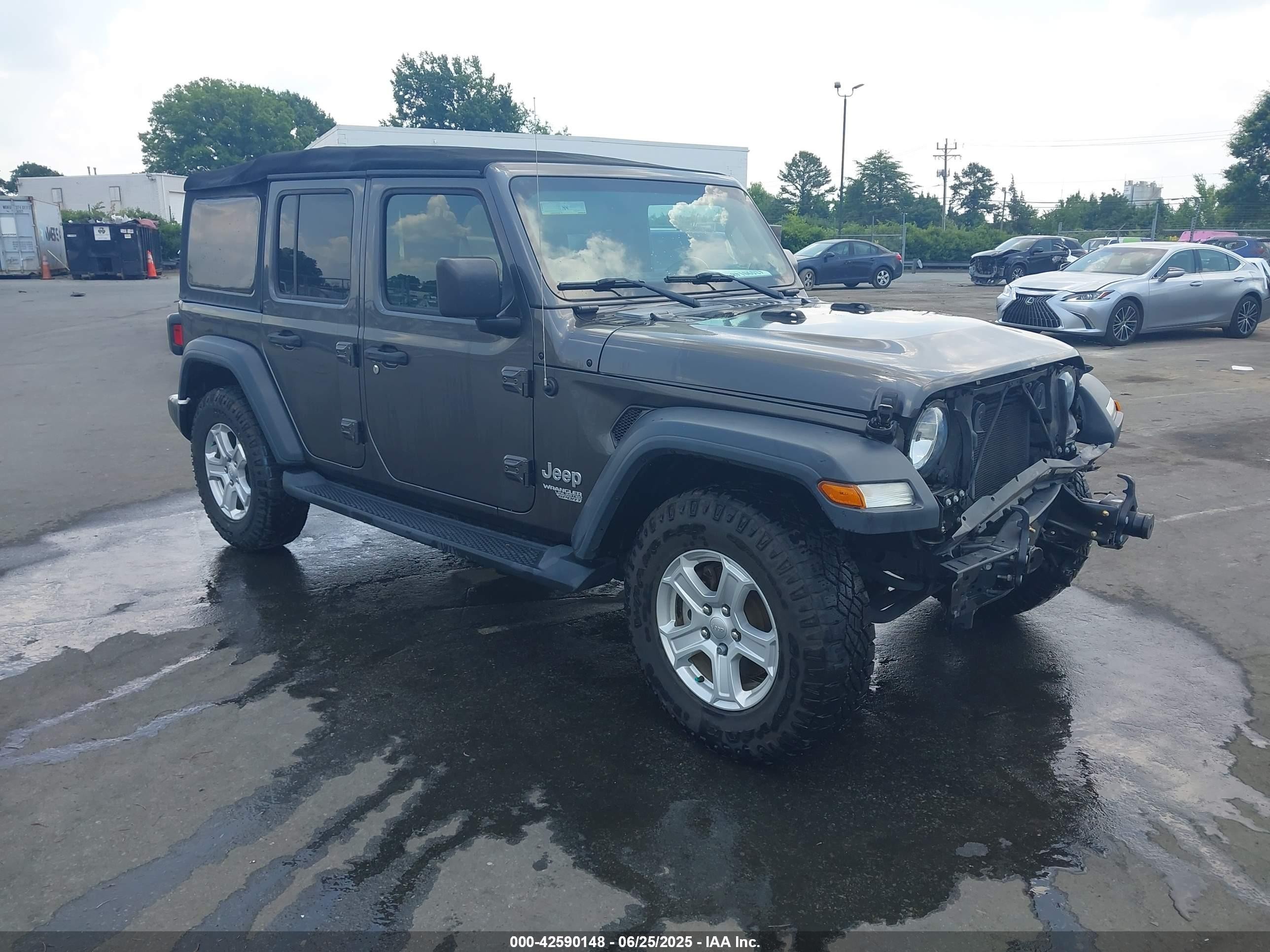 2018 Jeep Wrangler Unlimited Sport, VIN 1C4HJXDG9JW250559 — Front end