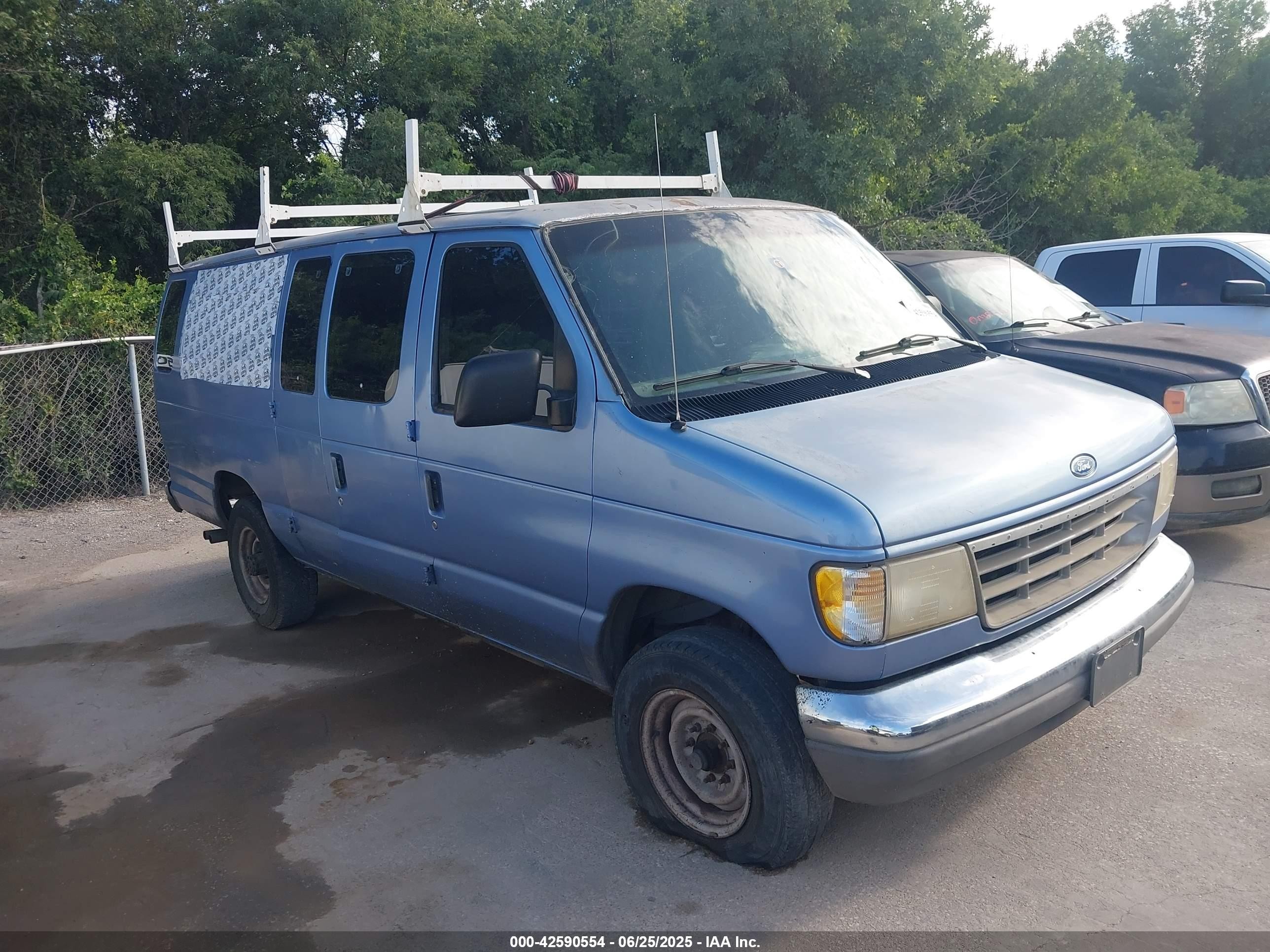 1996 Ford Econoline Wagon XL, VIN 1FBJS31H4THB12315 — Normal wear