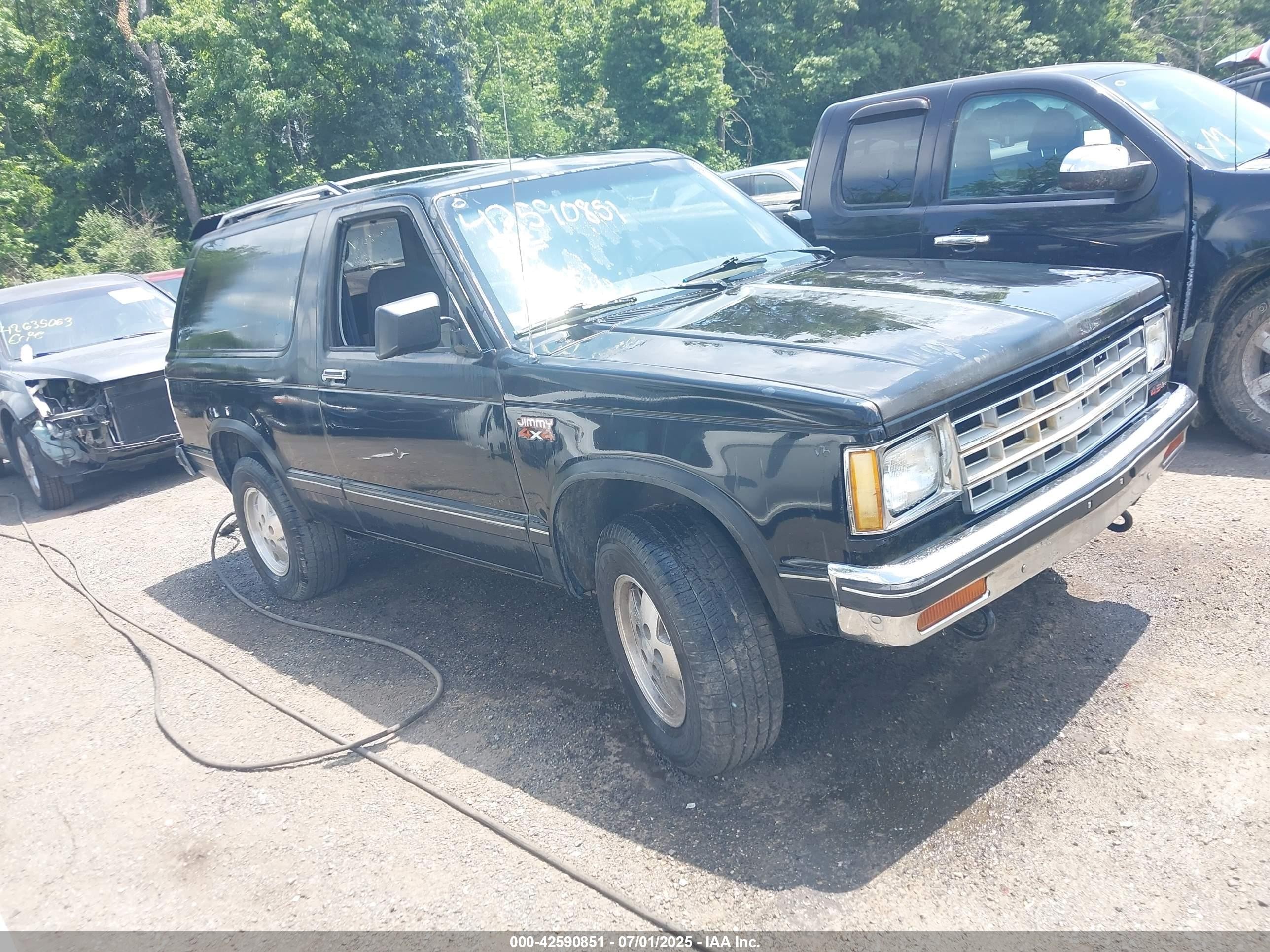 1983 GMC Jimmy, VIN 1G5CT18B4D0522031 — Пожар в моторном отсеке