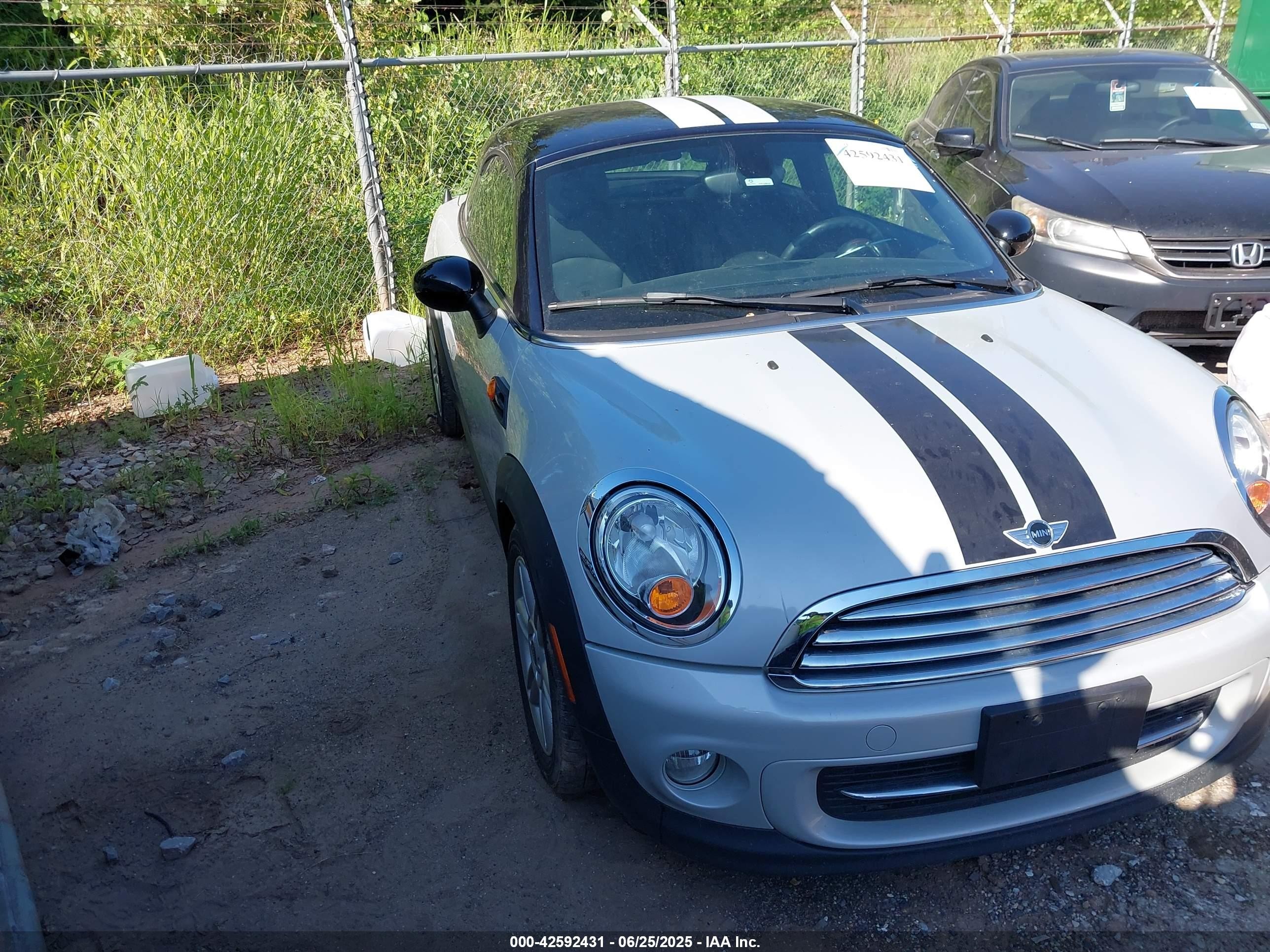 2012 MINI Coupe, VIN WMWSX1C57CT300216 — Вода / потоп