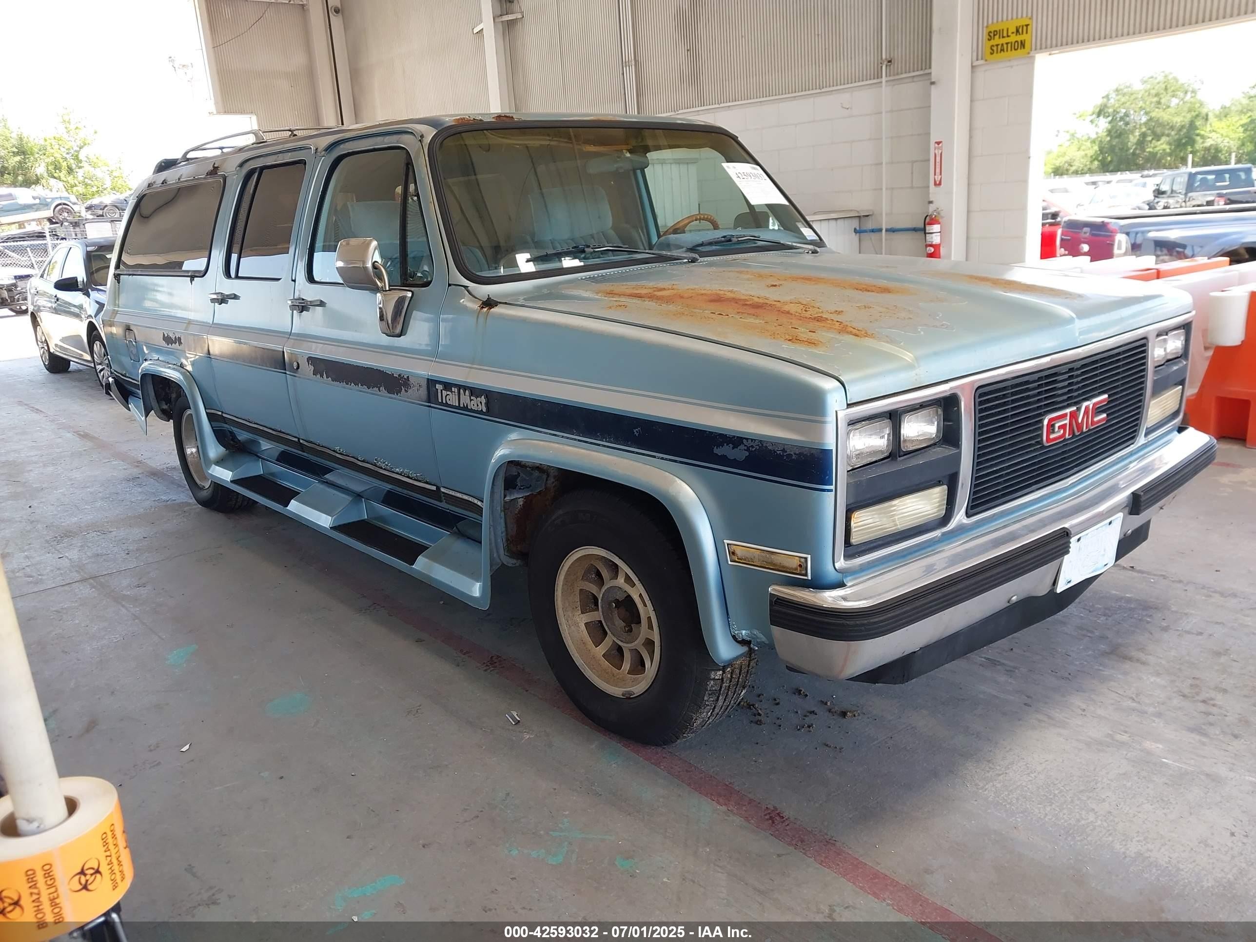 1989 GMC Suburban, VIN 1GKER16K7KF509078 — Rear end