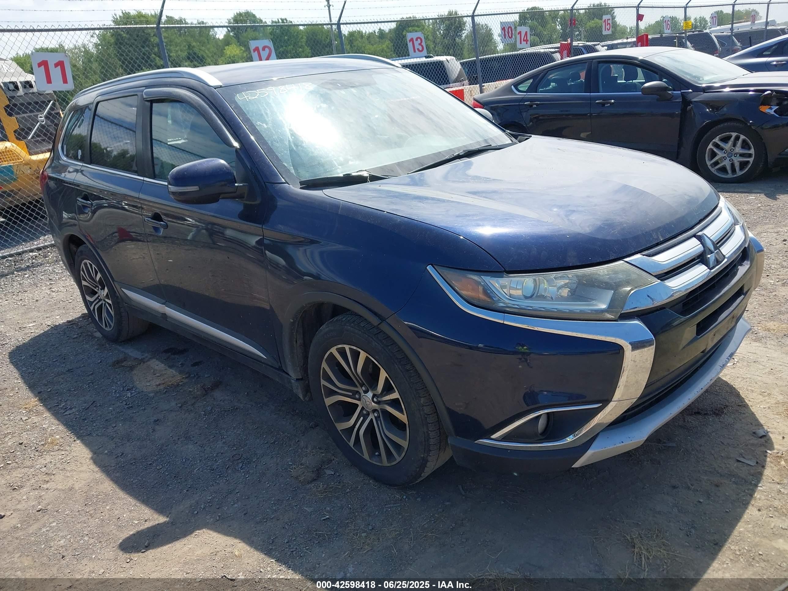 2017 Mitsubishi Outlander SE, VIN JA4AZ3A33HZ029739 — Storm