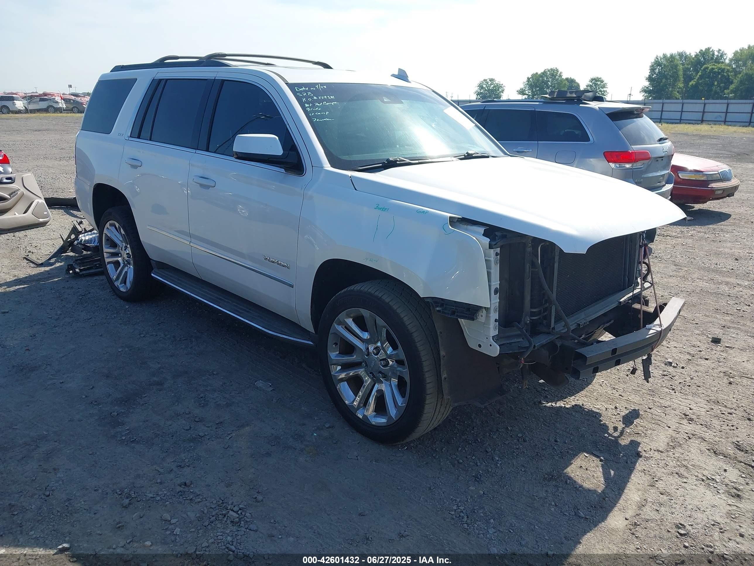 2017 GMC Yukon SLT, VIN 1GKS1BKC8HR153567 — Front end
