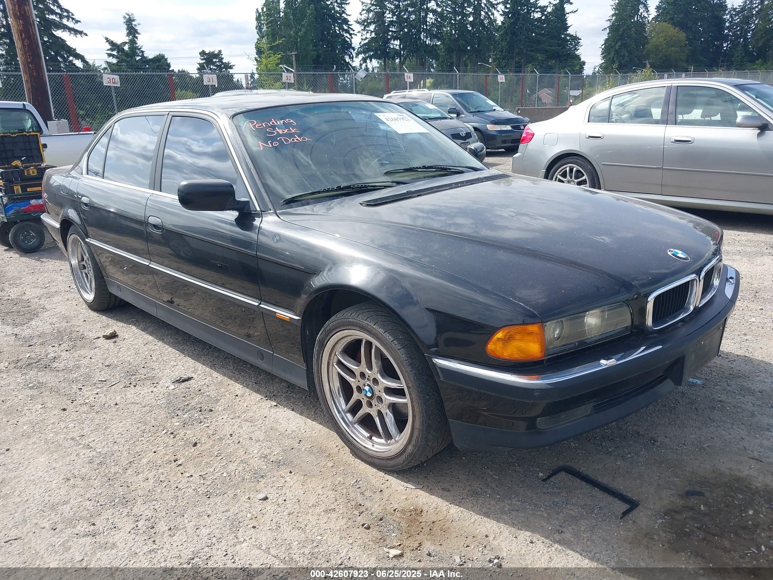 1997 BMW 7 Series 740iL, VIN WBAGJ832XVDL41183 — Front end