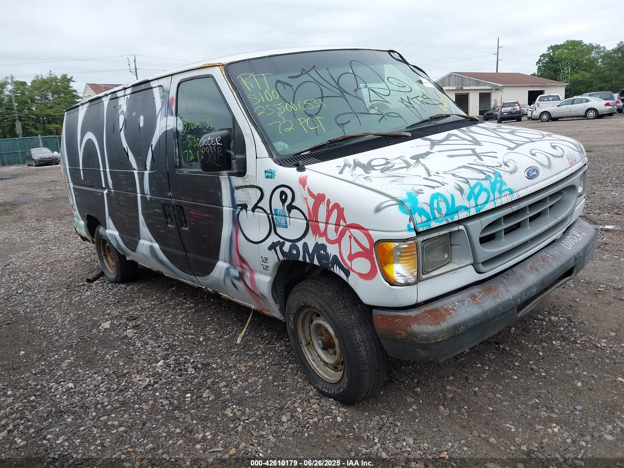 1997 Ford E-150, VIN 1FTEE1426VHA19511 — По всему кузову