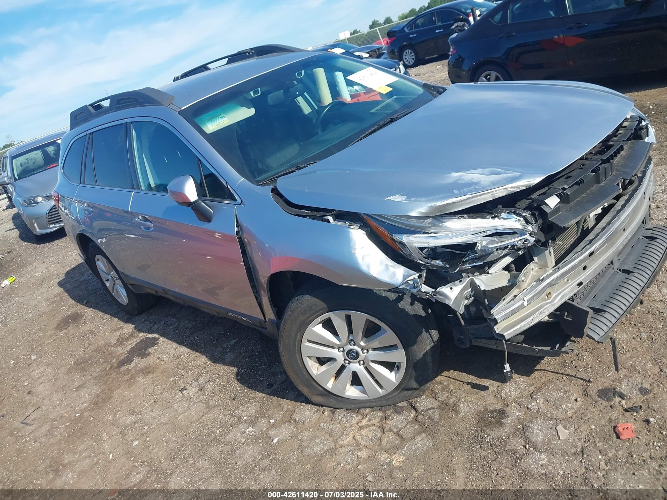 2016 Subaru Outback Premium, VIN 4S4BSBFC4G3257893 — Front end