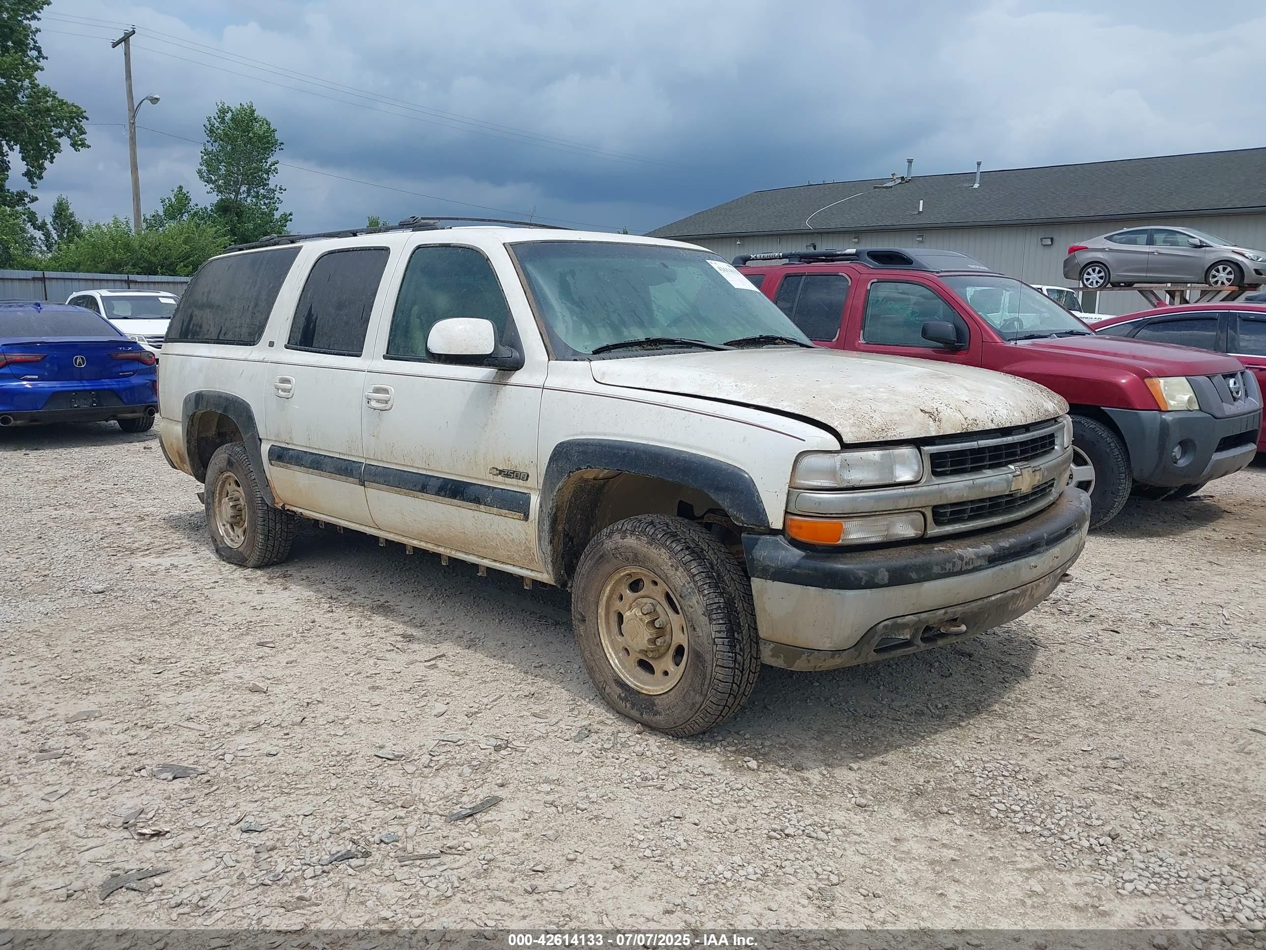 2001 Chevrolet Suburban LT, VIN 3GNGK26U31G109040 — Rear end