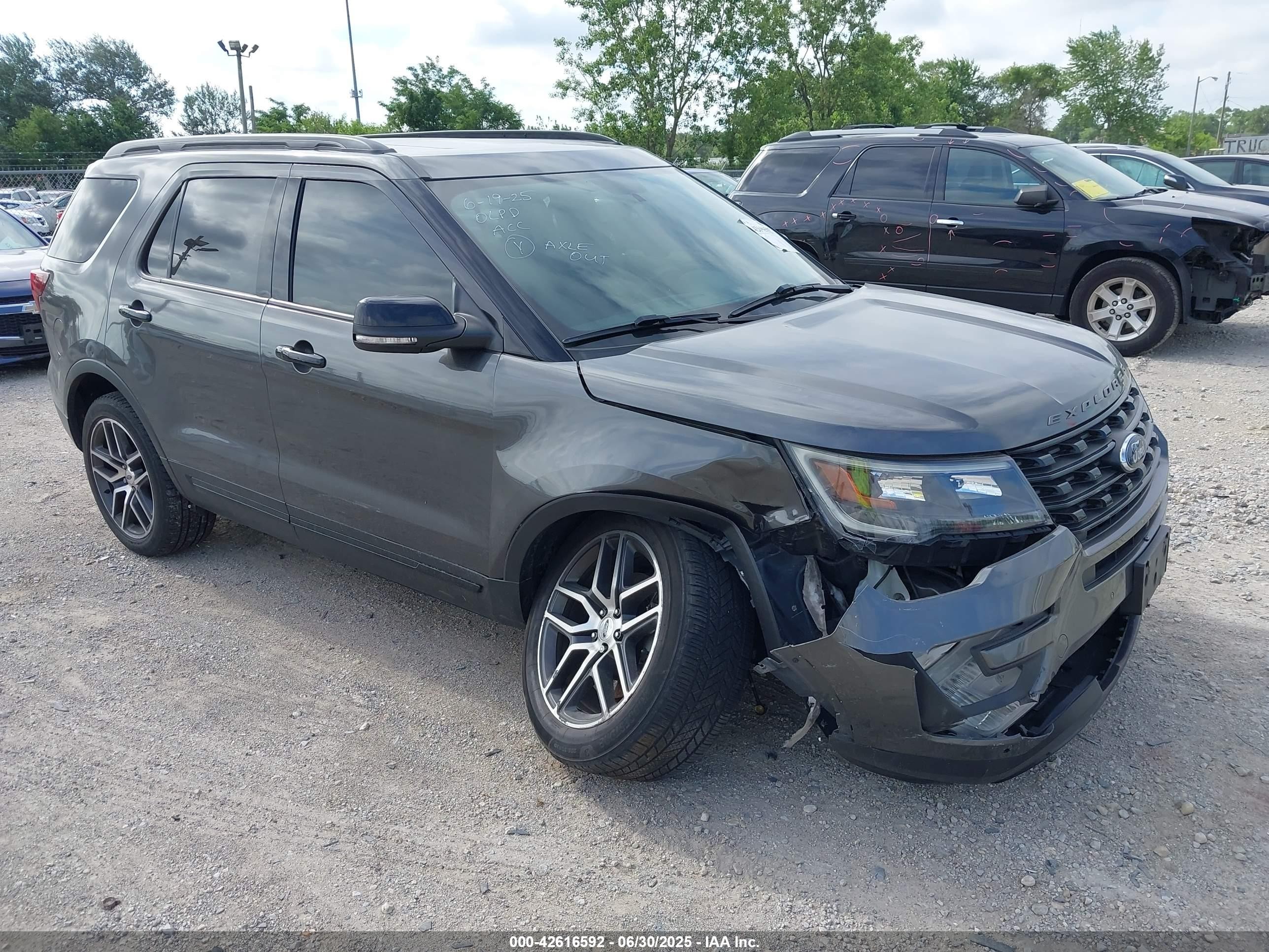 2017 Ford Explorer Sport, VIN 1FM5K8GT8HGD96773 — Front end