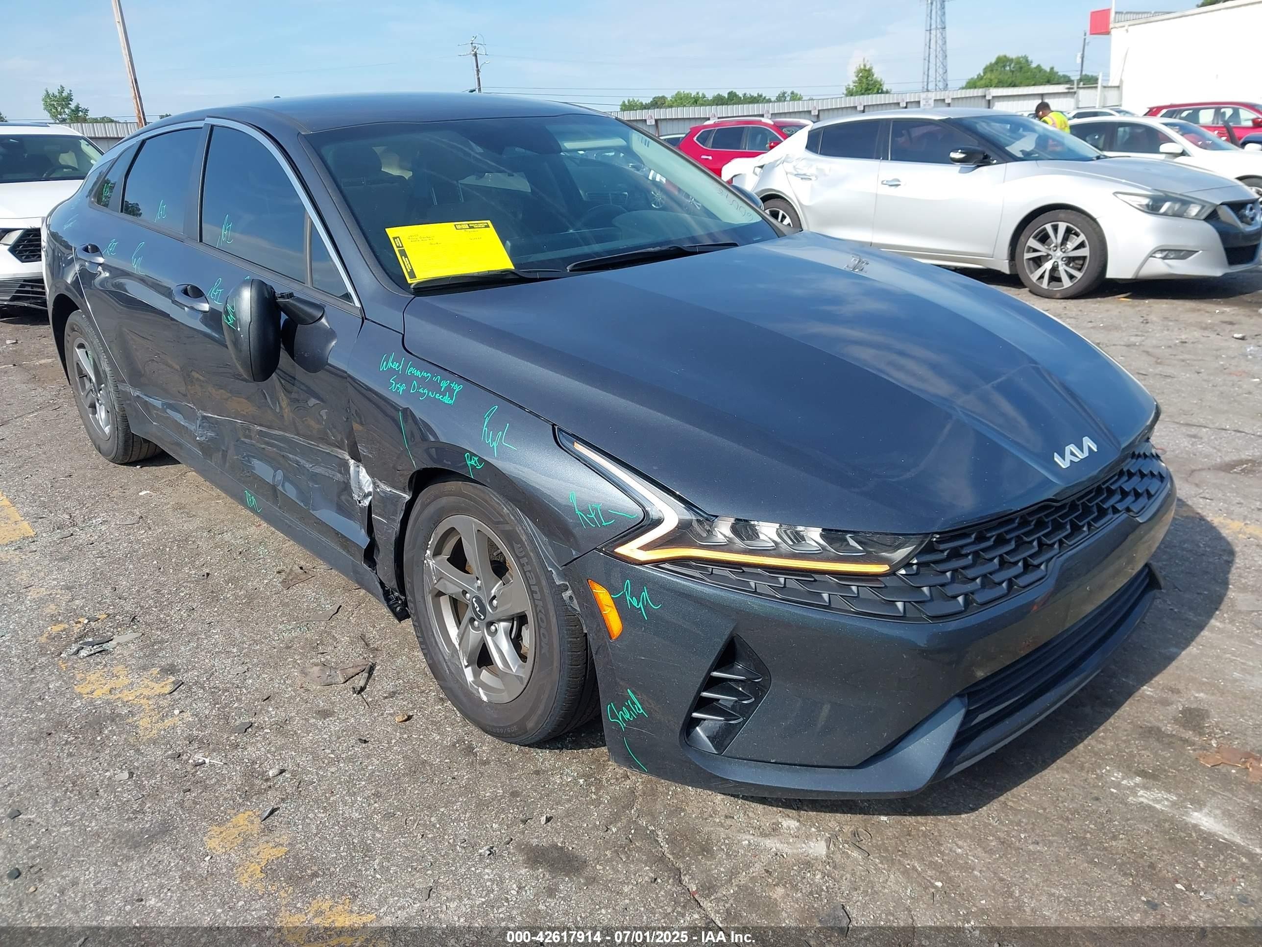 2022 Kia K5 LXS, VIN 5XXG14J26NG160098 — Side