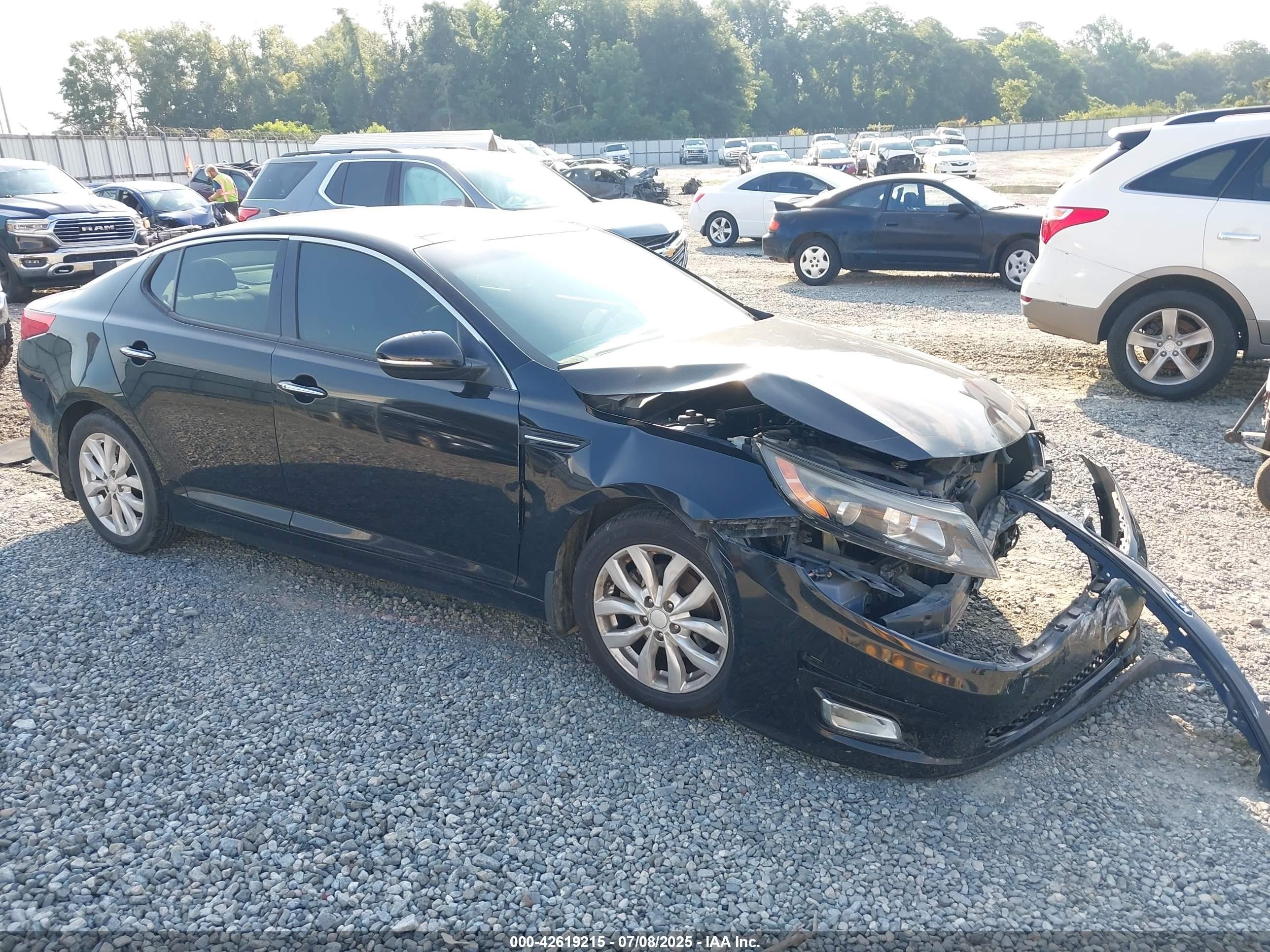 2015 Kia Optima EX, VIN 5XXGN4A76FG360044 — Front end