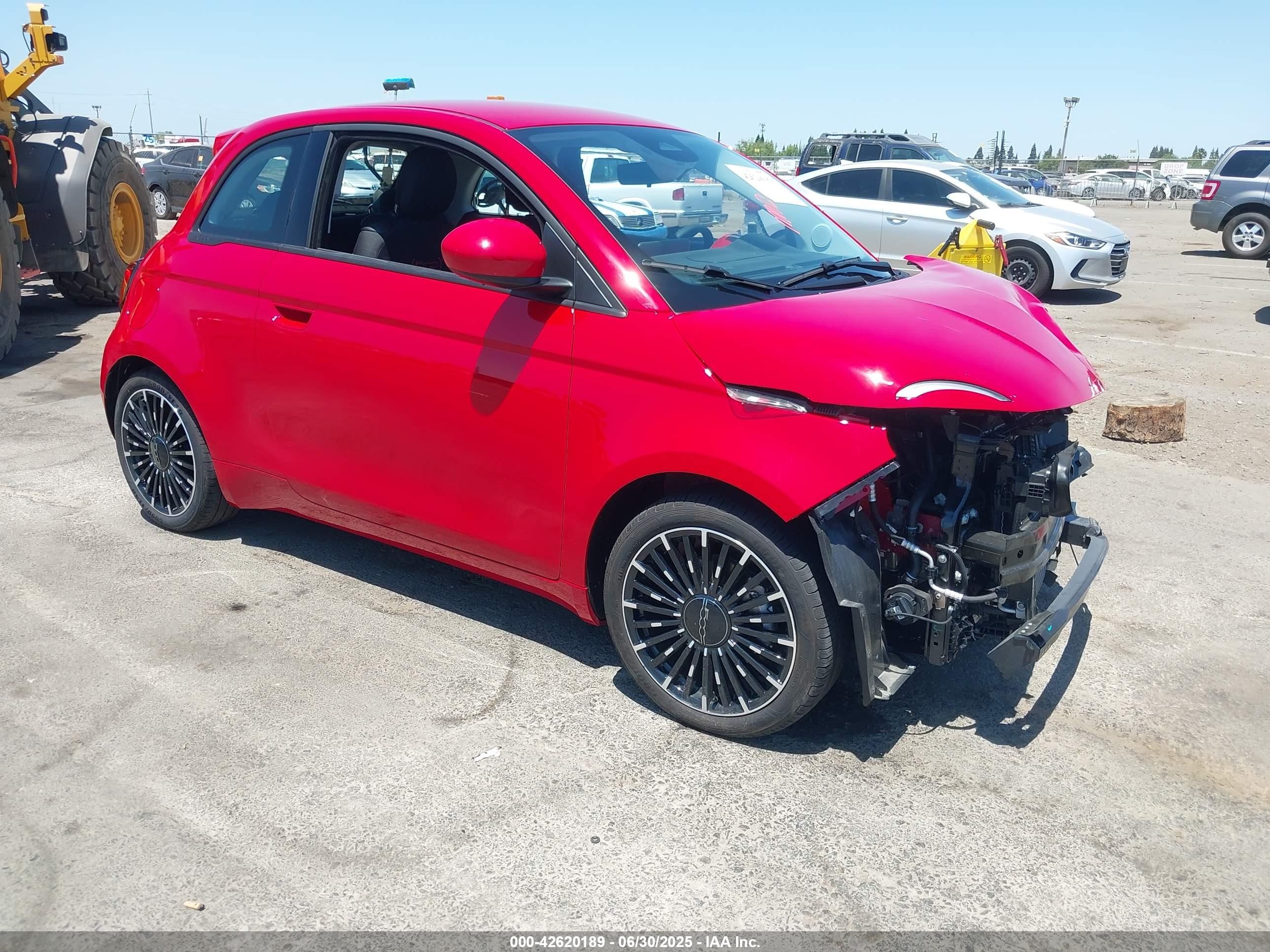 2024 FIAT 500e INSPI(RED), VIN ZFAFFAA49RX205926 — Front end
