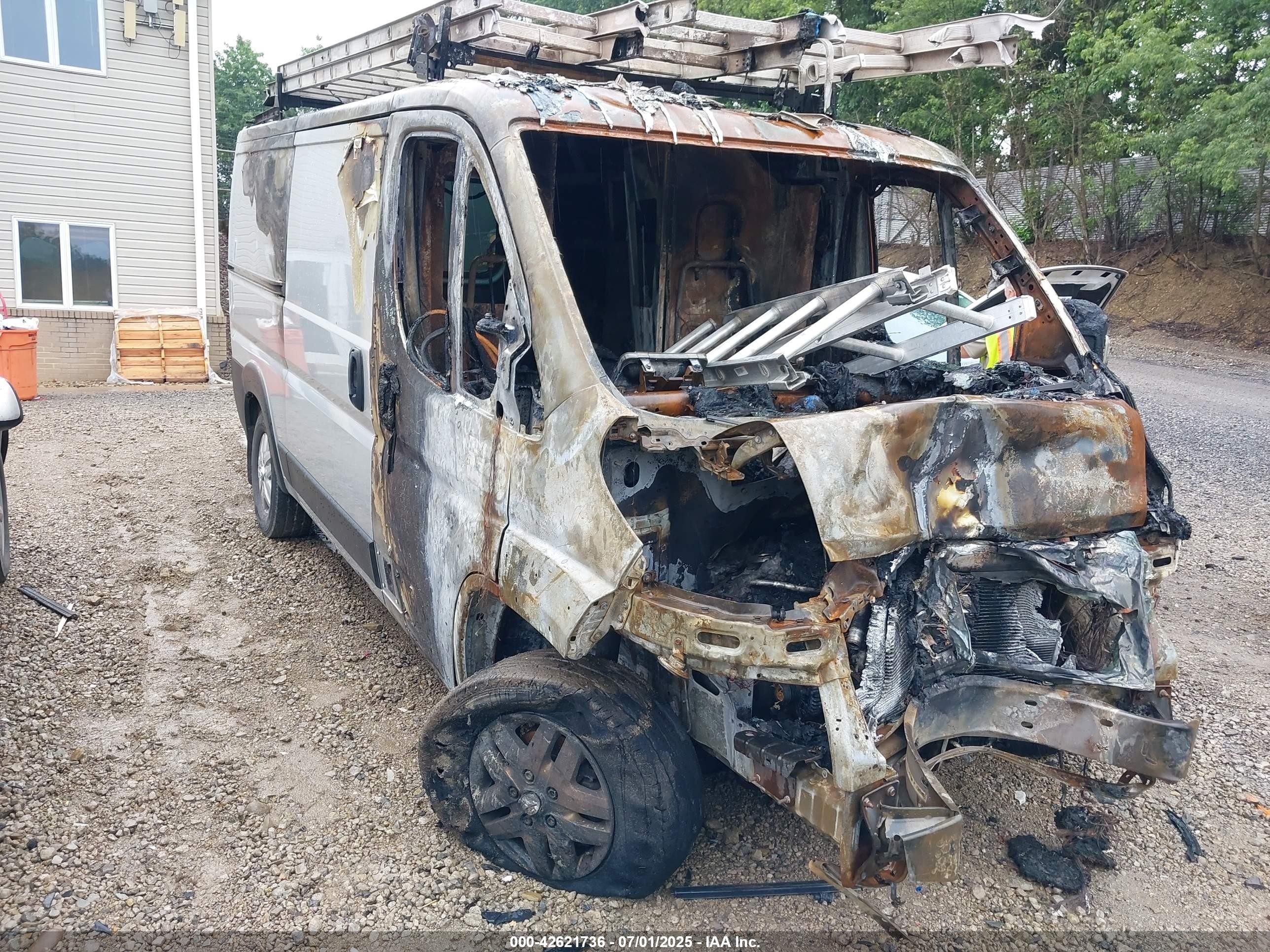 2022 Ram Promaster 3500, VIN 3C6MRVWGXNE138983 — Engine fire