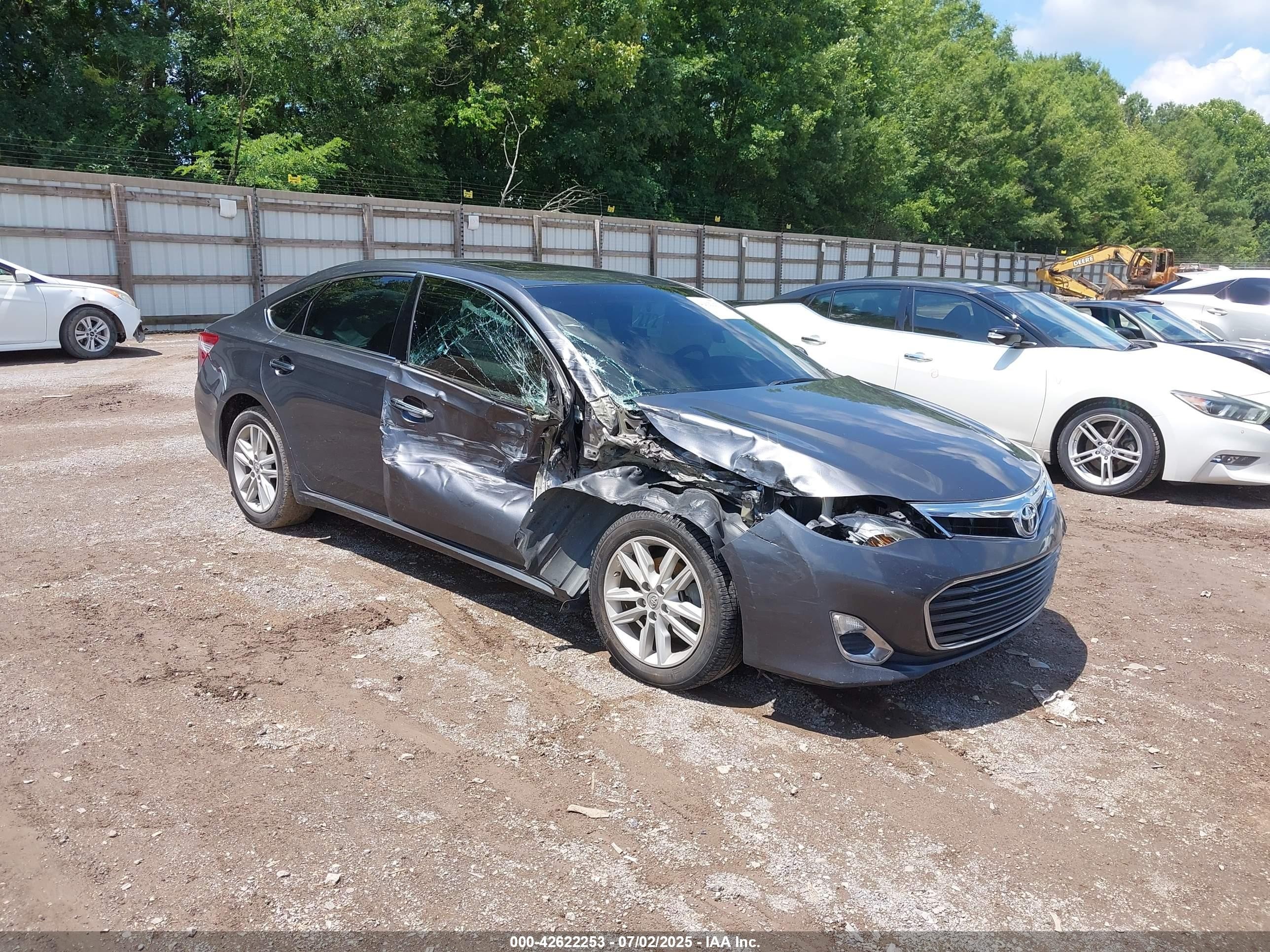 2013 Toyota Avalon XLE, VIN 4T1BK1EB2DU027309 — Front end