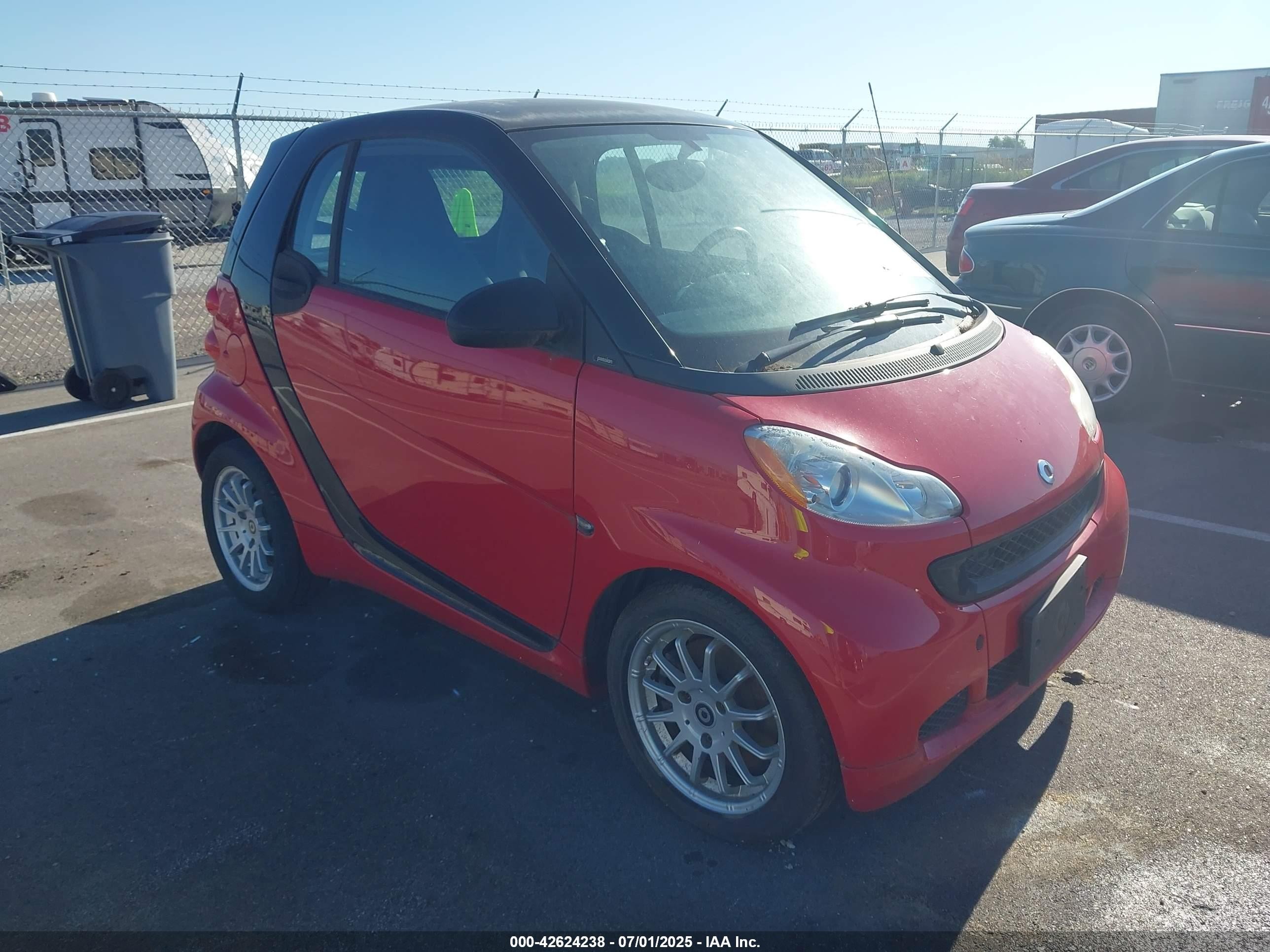 2011 Smart fortwo Pure, VIN WMEEJ3BA7BK462977 — Механическое