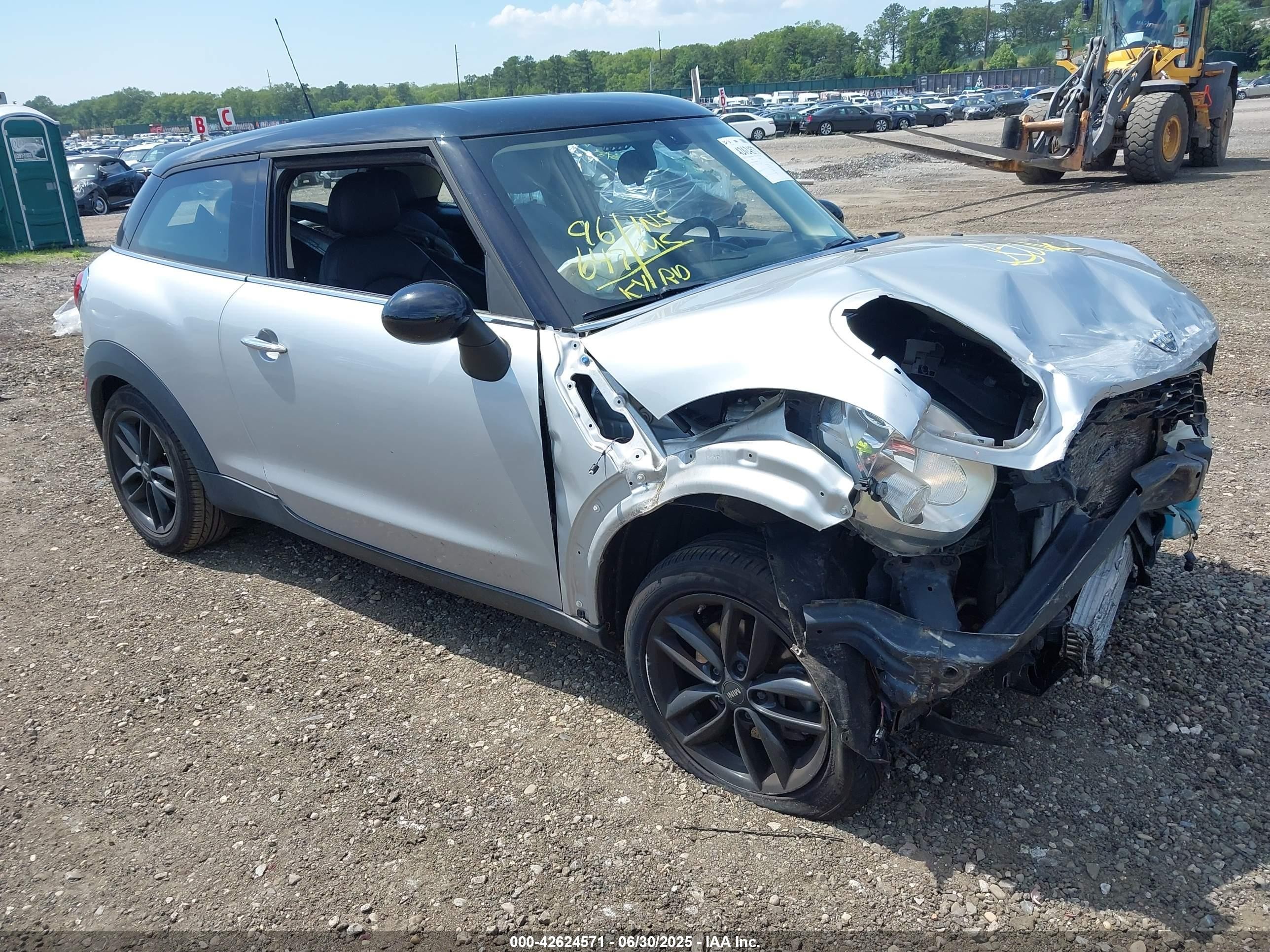 2013 MINI Paceman S, VIN WMWSS5C57DWN49198 — Перед