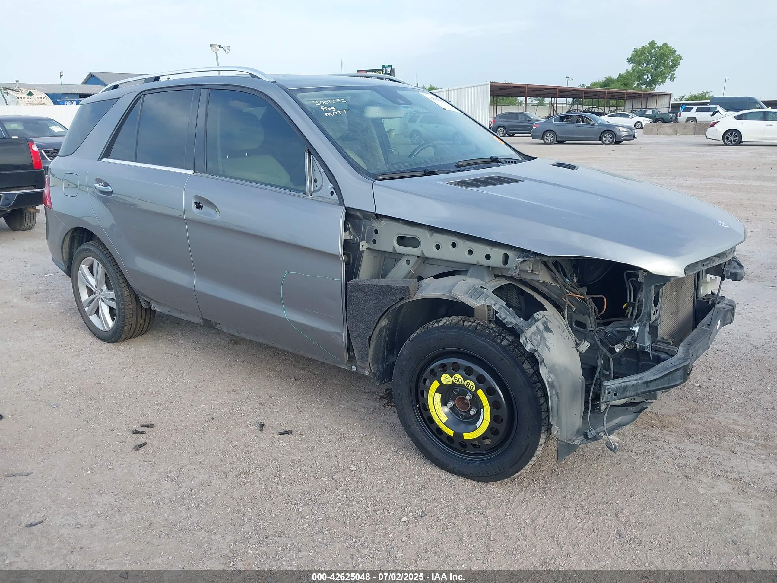 2015 Mercedes-Benz M 350, VIN 4JGDA5JB4FA559965 — Front end