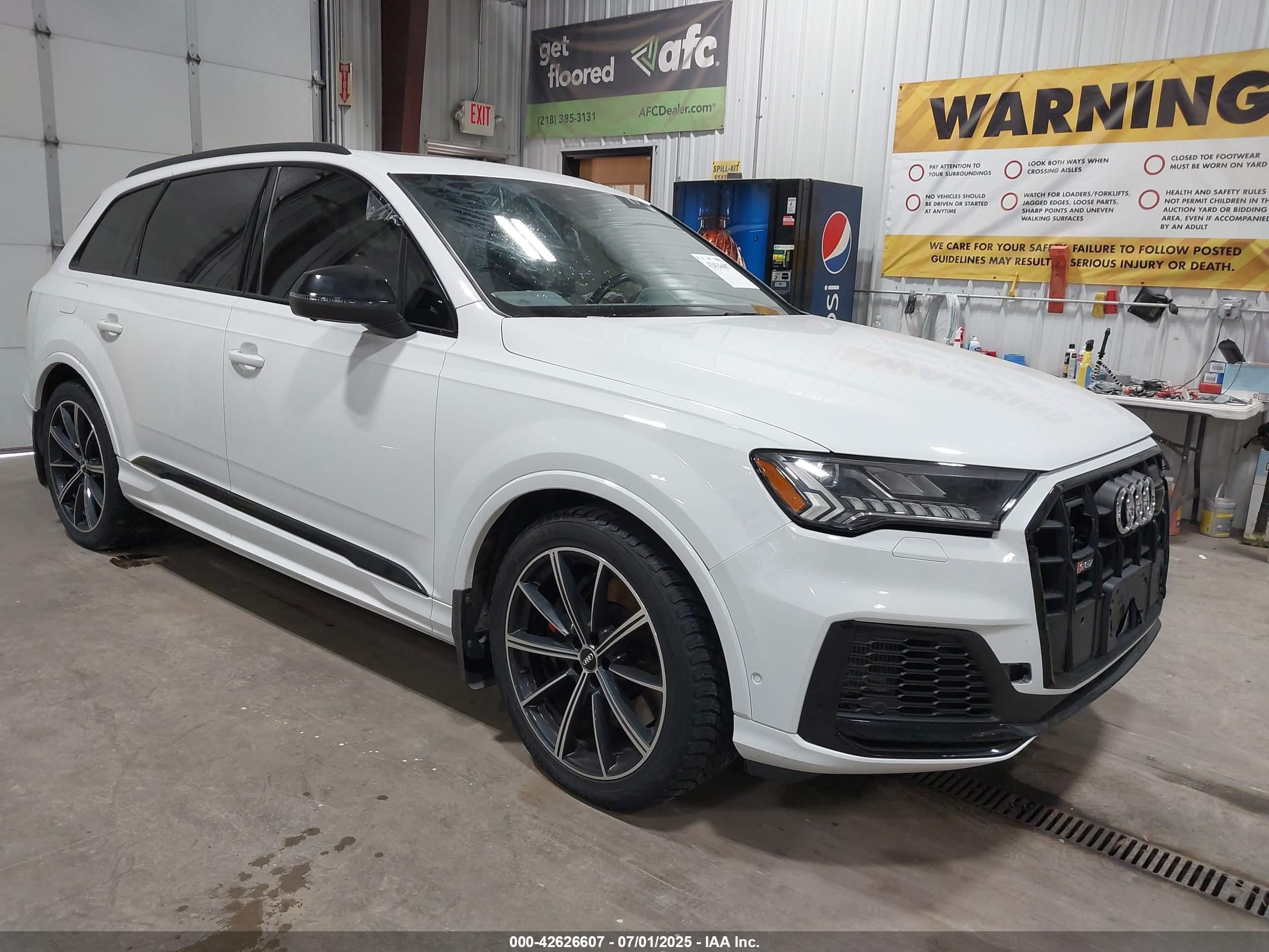 2020 Audi SQ7, VIN WA1VWAF7XLD012579 — Перед