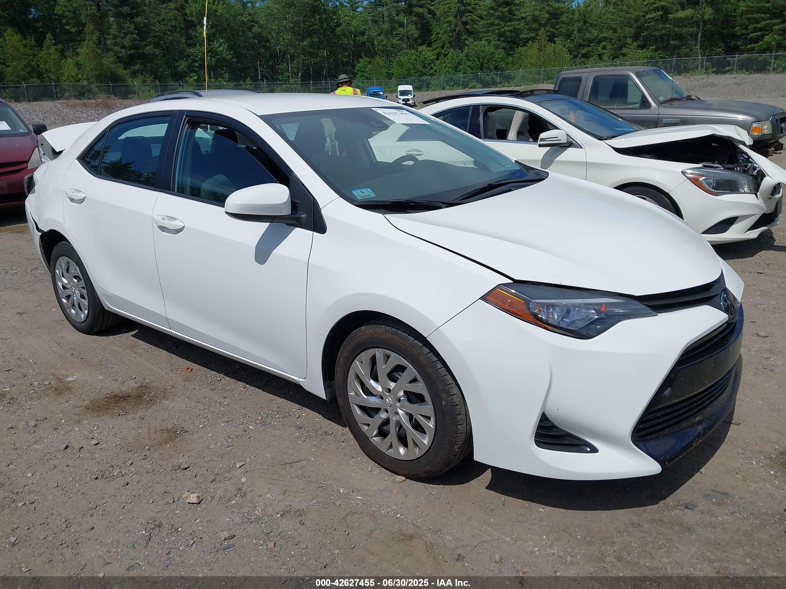 2019 Toyota Corolla L, VIN 2T1BURHE1KC195164 — Фото с аукциона