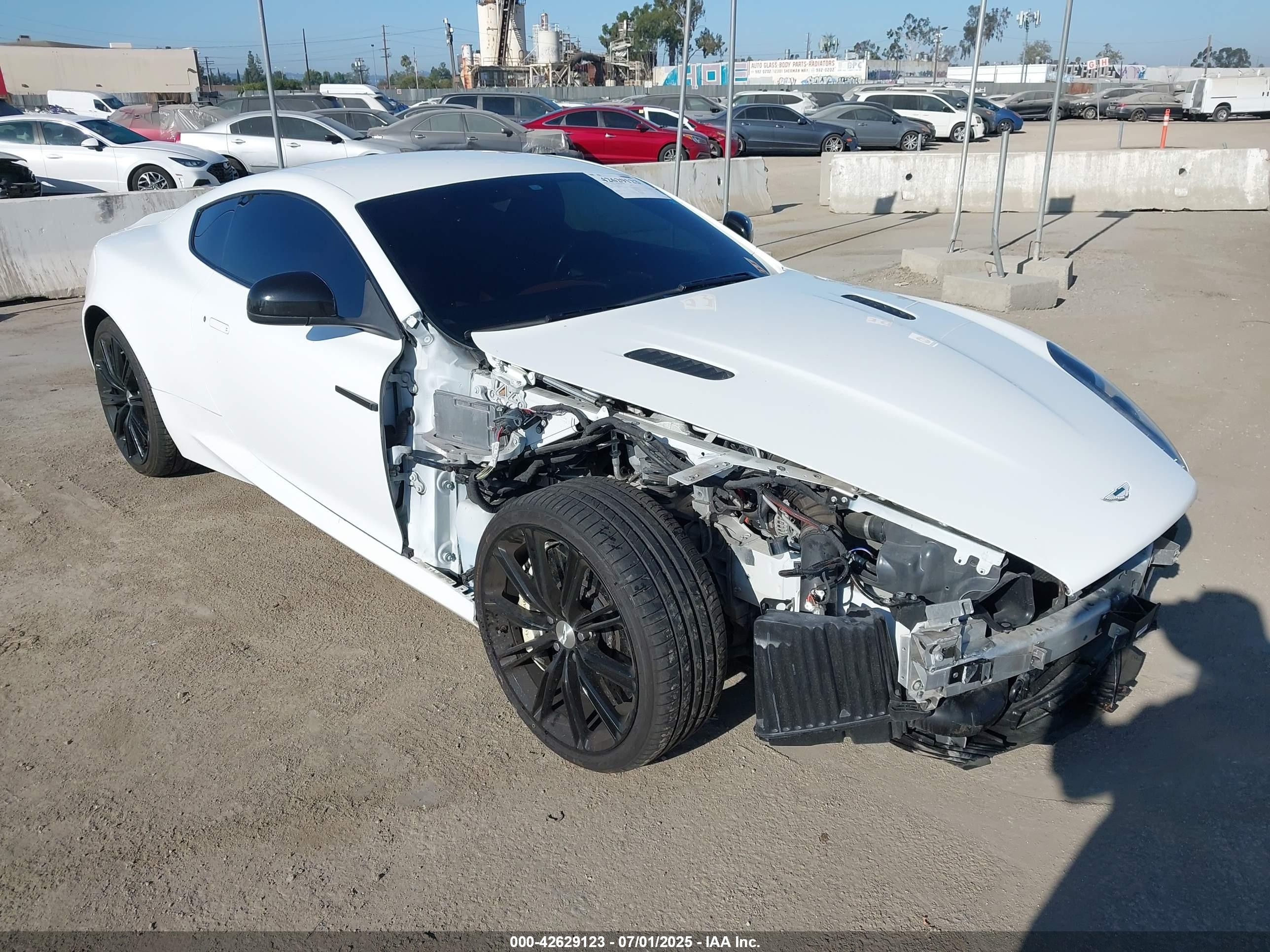 2015 Aston Martin DB9, VIN SCFFDAEM6FGA16157 — Front end