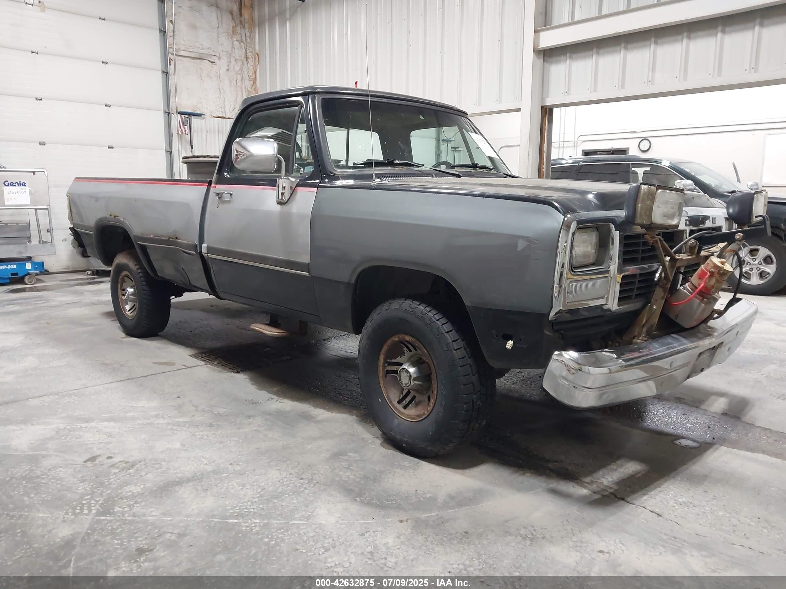 1991 Dodge W SERIES, VIN 1B7HM16Y4MS255657 — Side