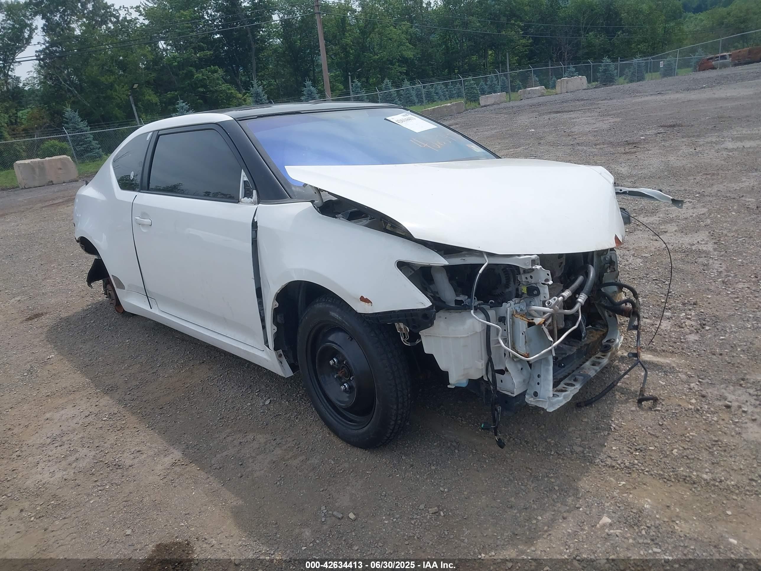 2011 Scion tC, VIN JTKJF5C78B3014750 — Stripped