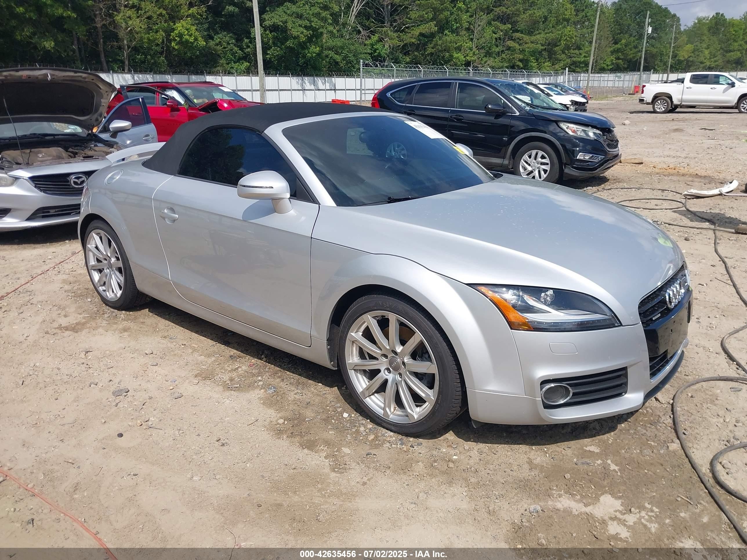 2013 Audi TT, VIN TRU4FAFK1D1014557 — Бок