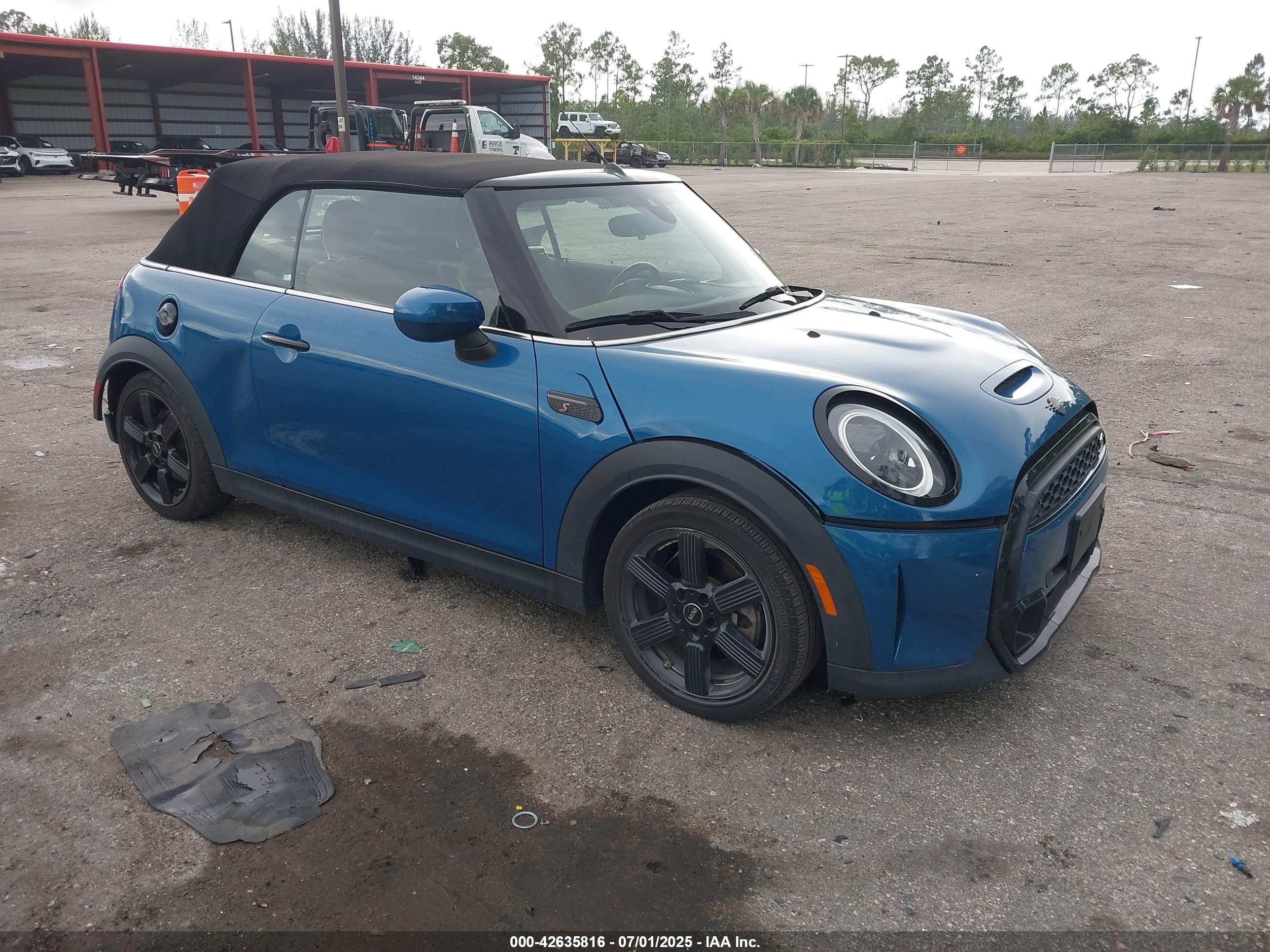 2022 MINI Convertible Cooper S, VIN WMW43DL06N3P19784 — Зад