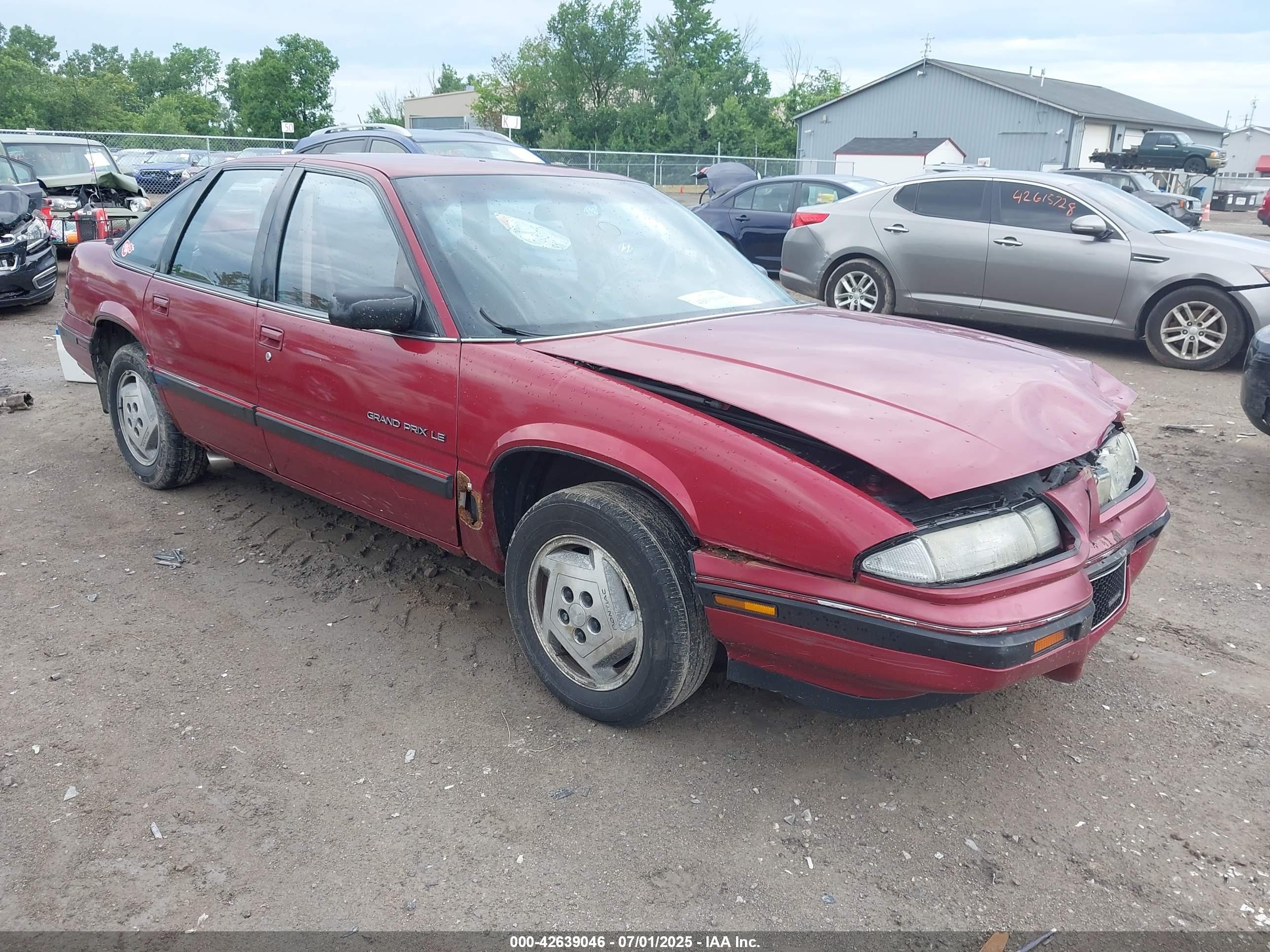 1990 Pontiac Grand Prix, VIN 1G2WJ54TXLF302281 — Front end