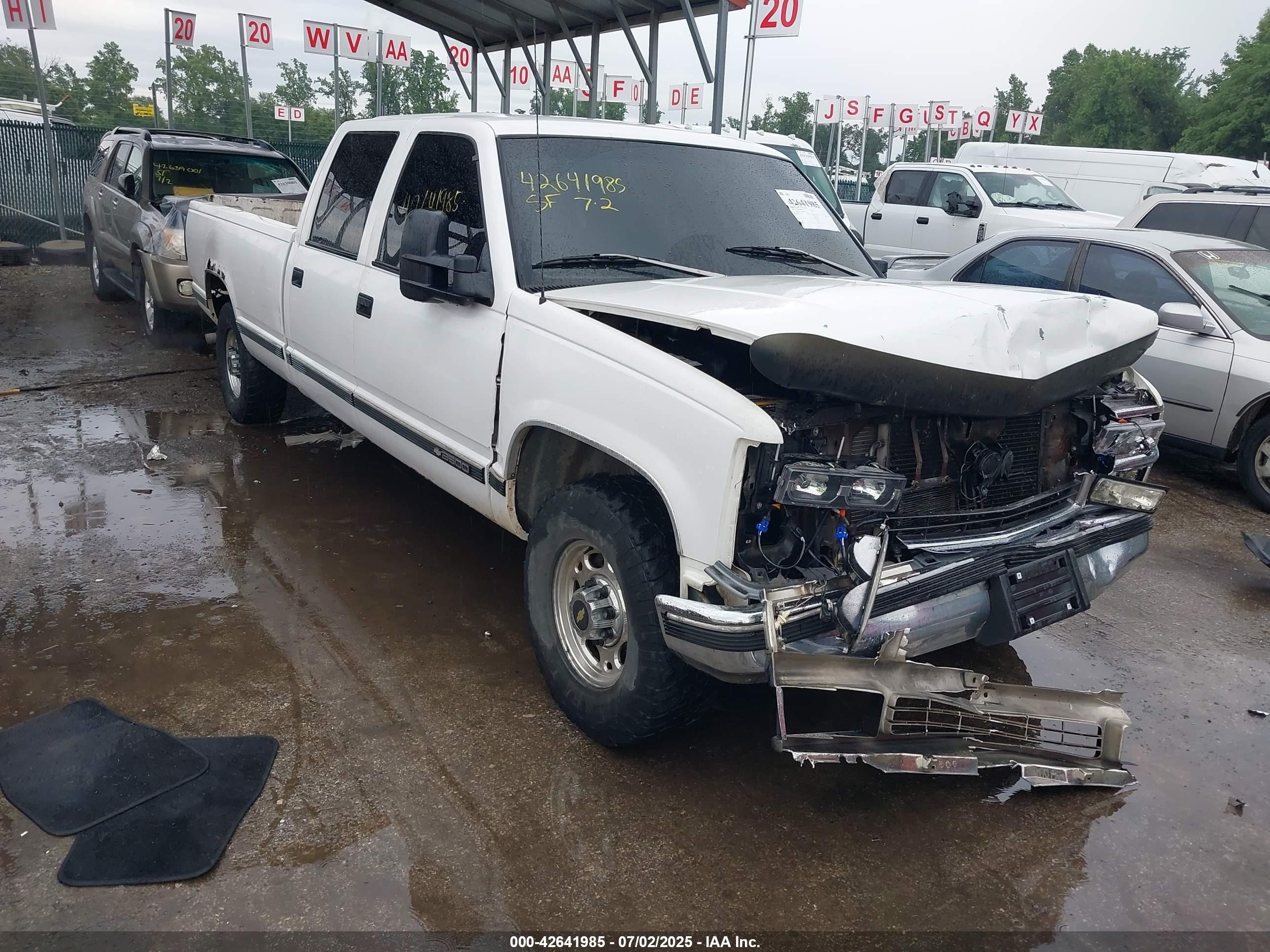 1997 Chevrolet Silverado 3500, VIN 1GCGC33R4VF008124 — По всему кузову