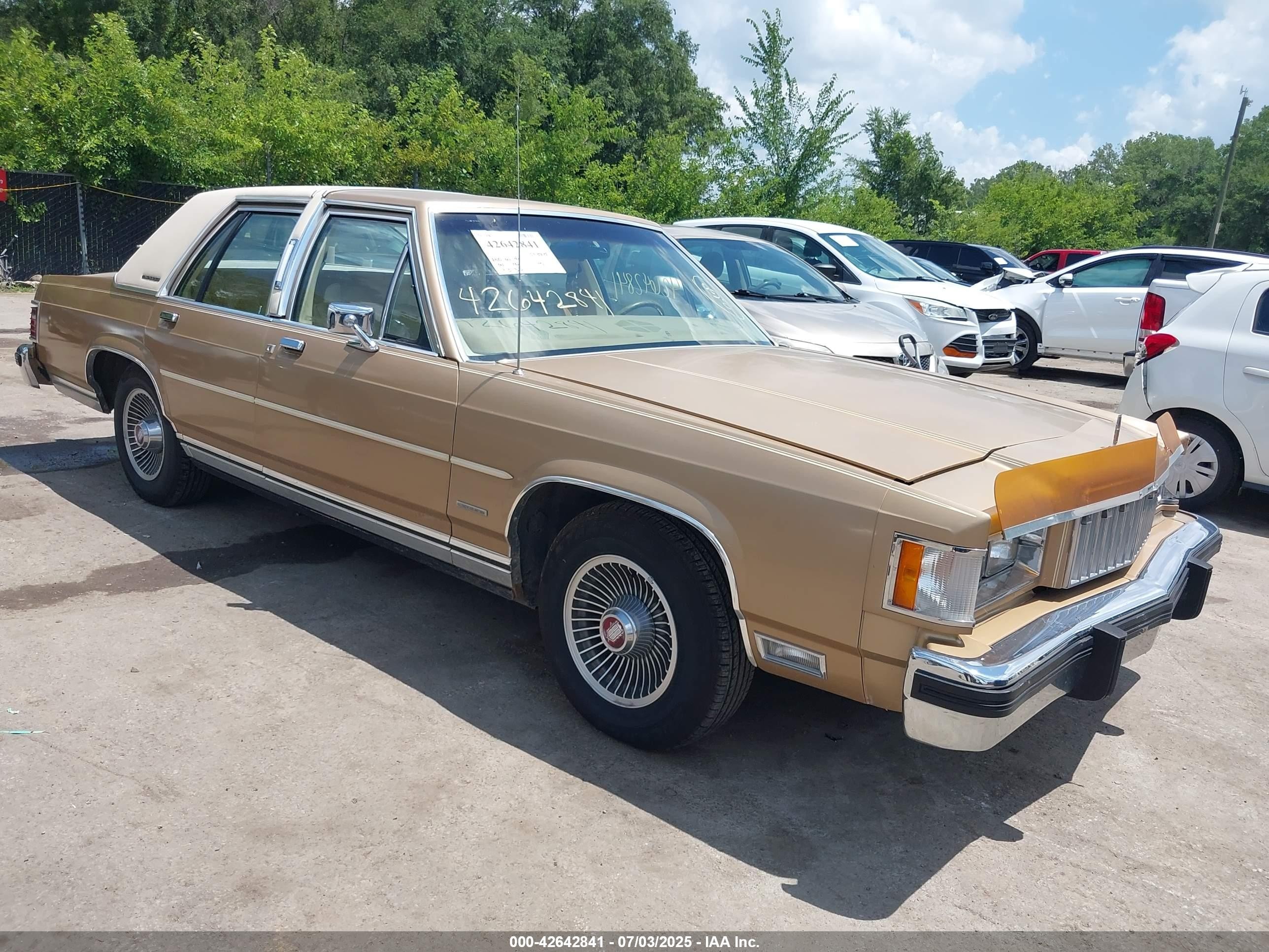 1983 Mercury Grand Marquis, VIN 1MEBP95F1DZ679380 — Перед
