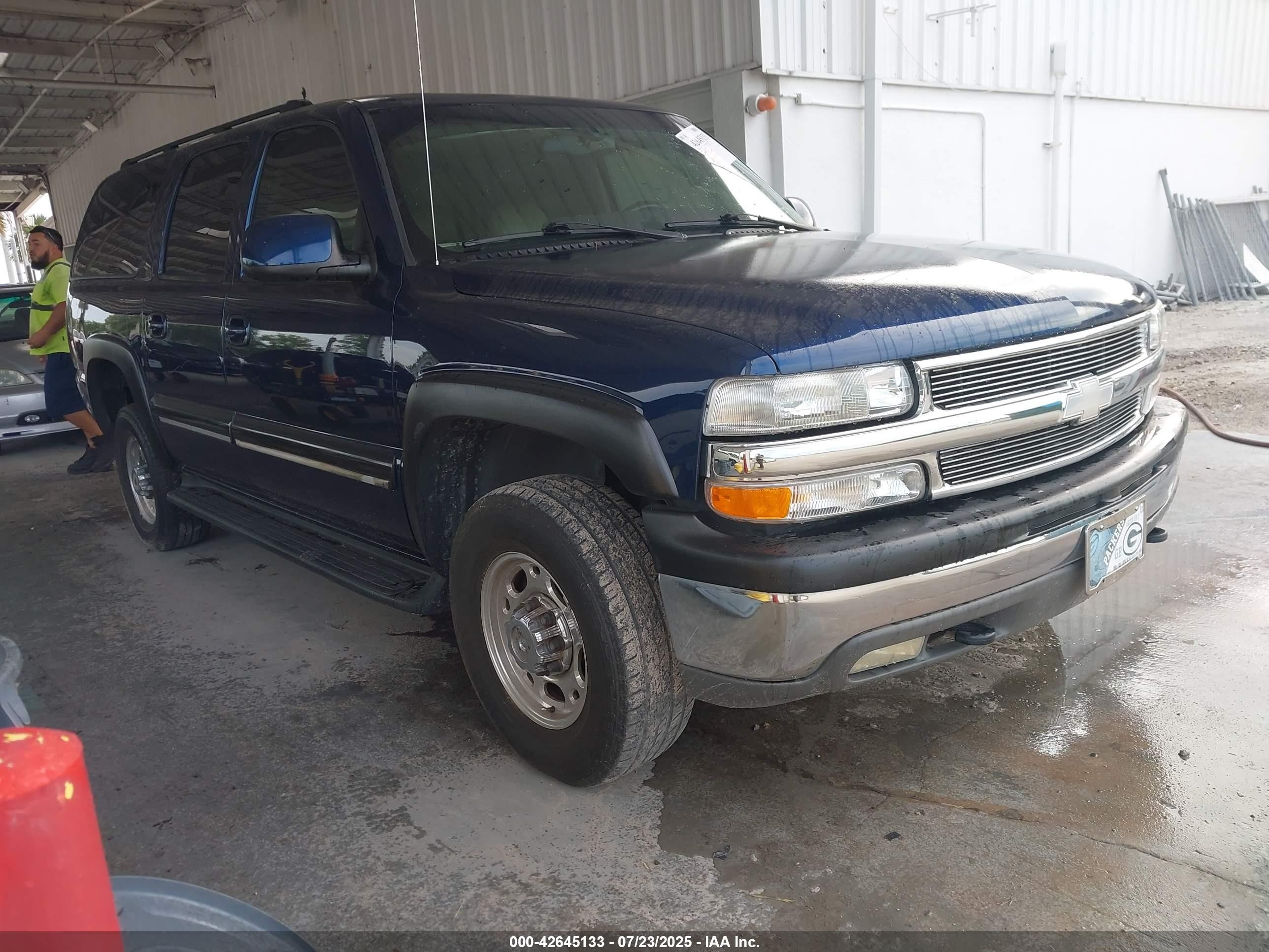 2001 Chevrolet Suburban LT, VIN 3GNGC26U81G190081 — Normal wear